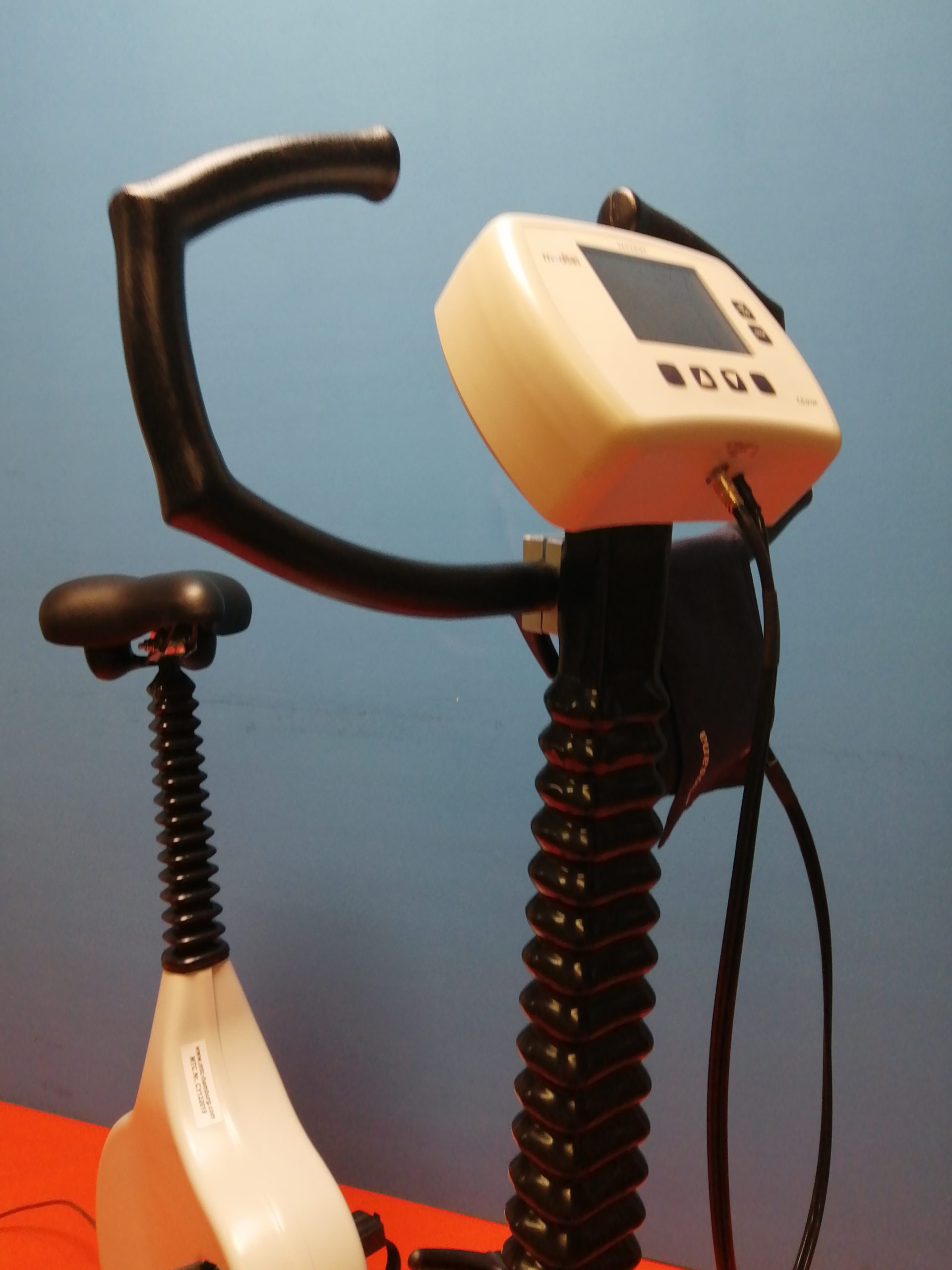 ergosana Sana Bike // Sanabike 250 F Sitzergometer . Medset mit Blutdruckmessung thumbnail 2