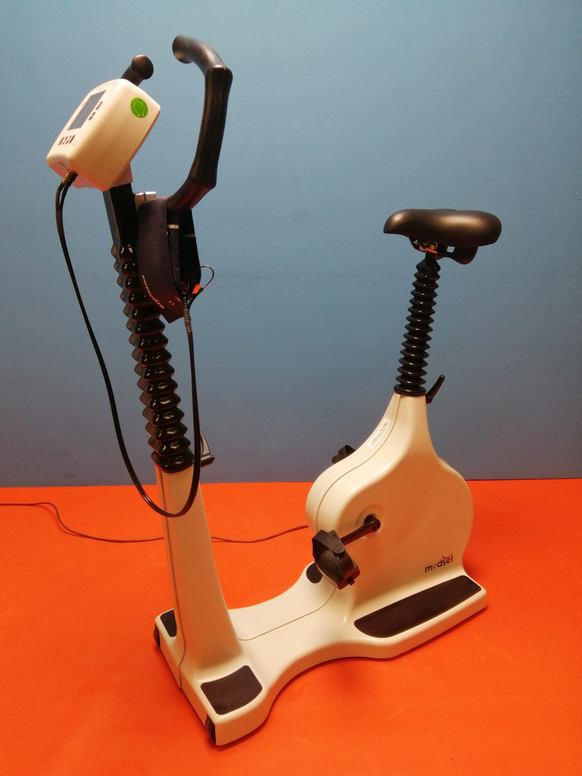 ergosana Sana Bike // Sanabike 250 F Sitzergometer . Medset mit Blutdruckmessung thumbnail 5