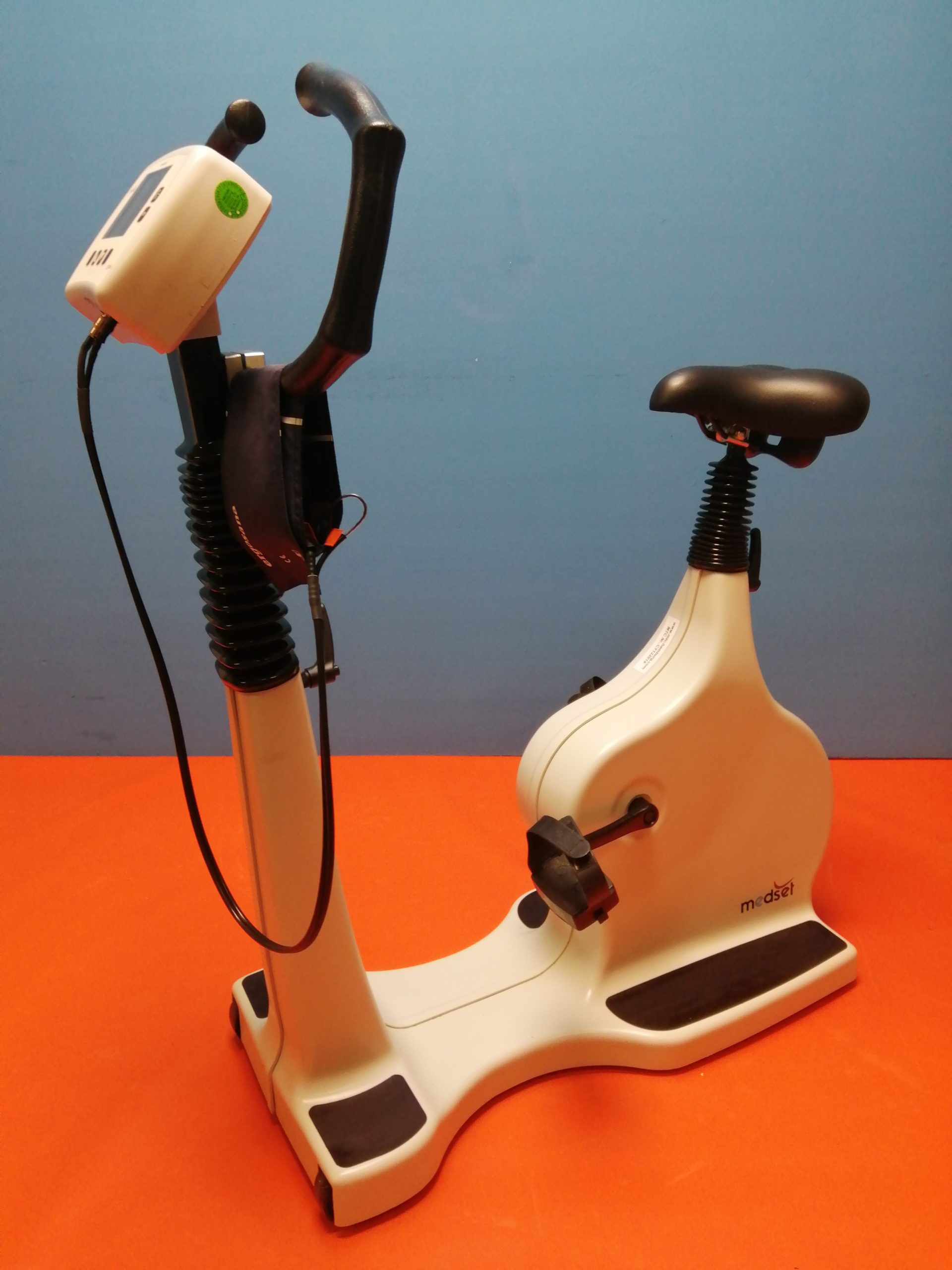 ergosana Sana Bike // Sanabike 250 F Sitzergometer . Medset mit Blutdruckmessung thumbnail 7