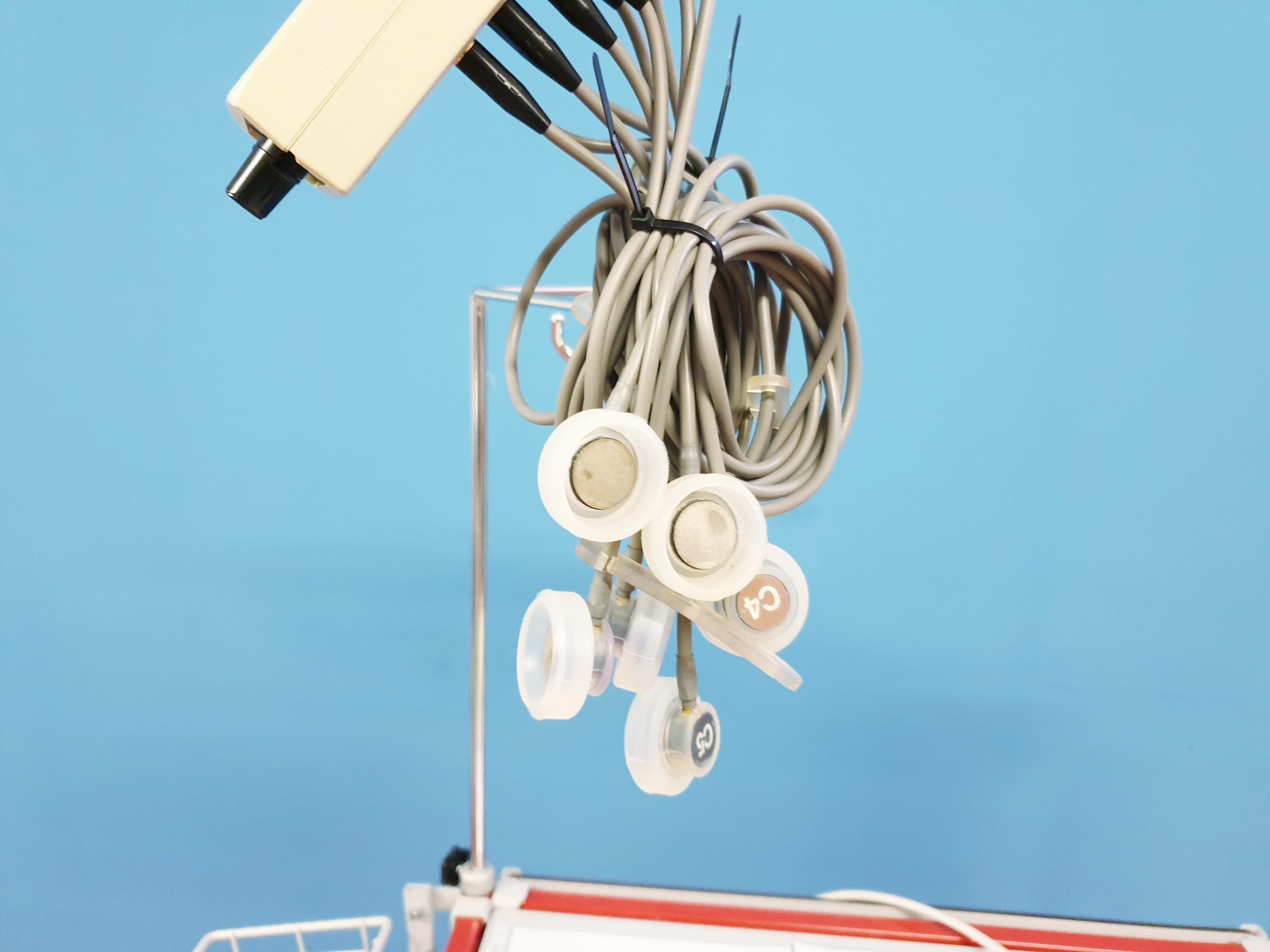 Schiller AT-5 EKG Gerät mit LCD Display mit Cardio VAC Sauganlage thumbnail 2