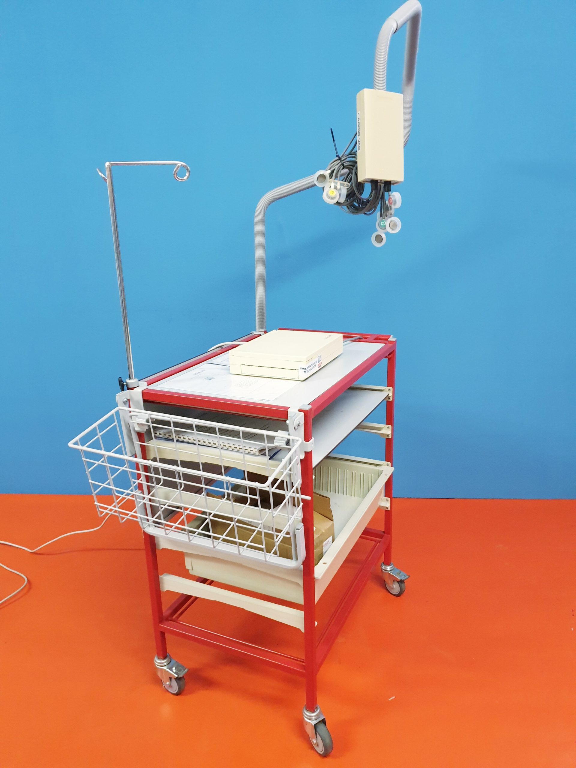 Schiller AT-5 EKG Gerät mit LCD Display mit Cardio VAC Sauganlage thumbnail 5