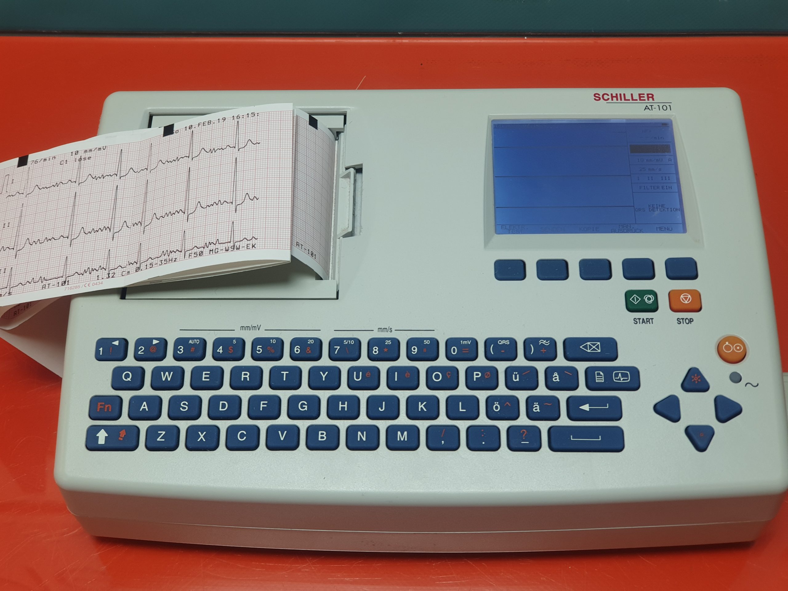 Schiller AT-101 EKG 12 Kanal Gerät mit LCD Display + Patientenkabel thumbnail 2