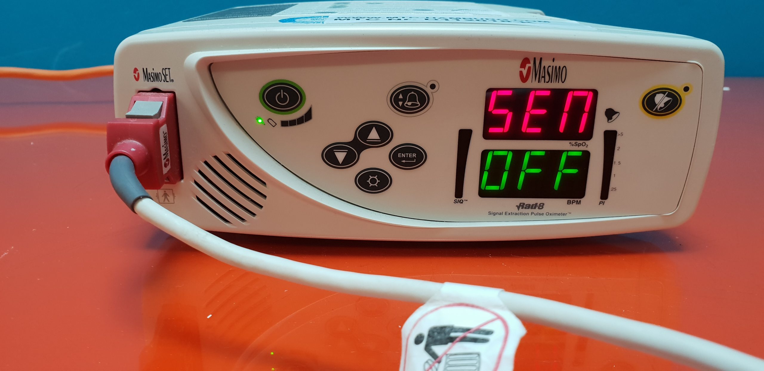 MASIMO Rad 8 Pulsoxymeter mit Spo2 Sensor — image 1 of 3