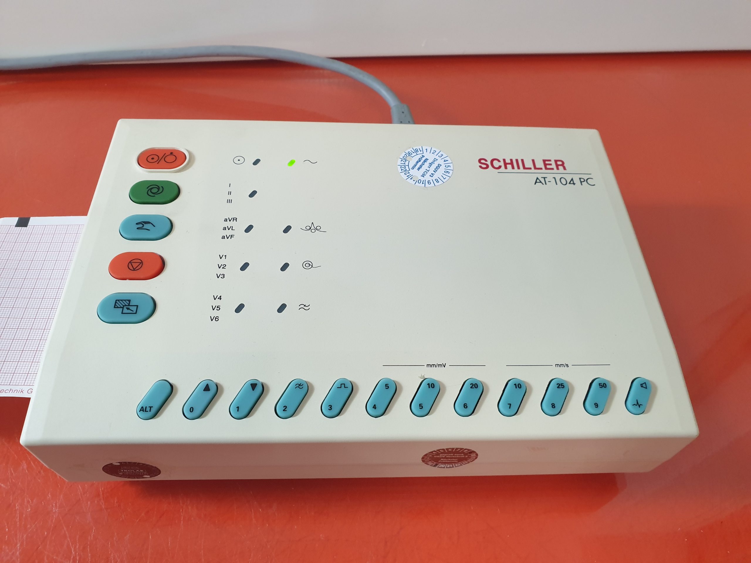 Schiller Cardiovit AT-104 PC 12-Kanal PC EKG — image 1 of 6