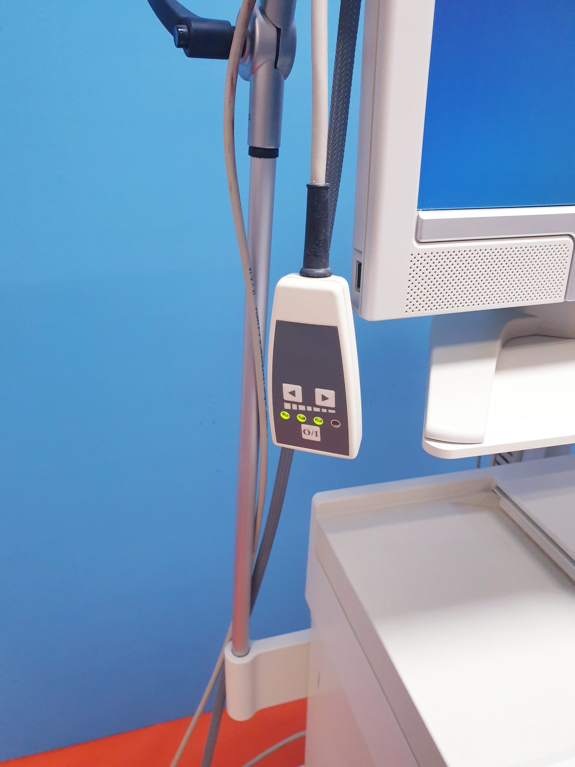 Schiller Cardiovit CS-200 12 Kanal EKG mit Stässle DT 100 Sauganlage Power Cube Spirometrie Modul thumbnail 3