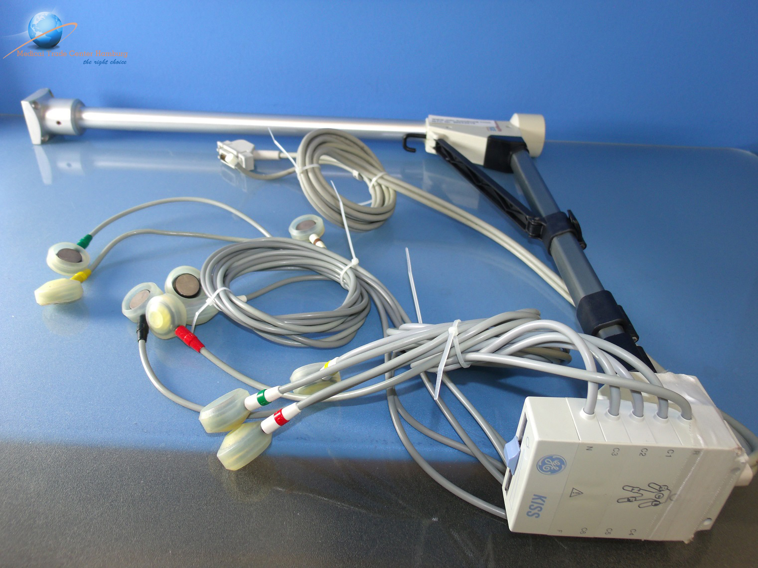 GE Kiss 10 Sauganlage mit Tragearm — image 1 of 5