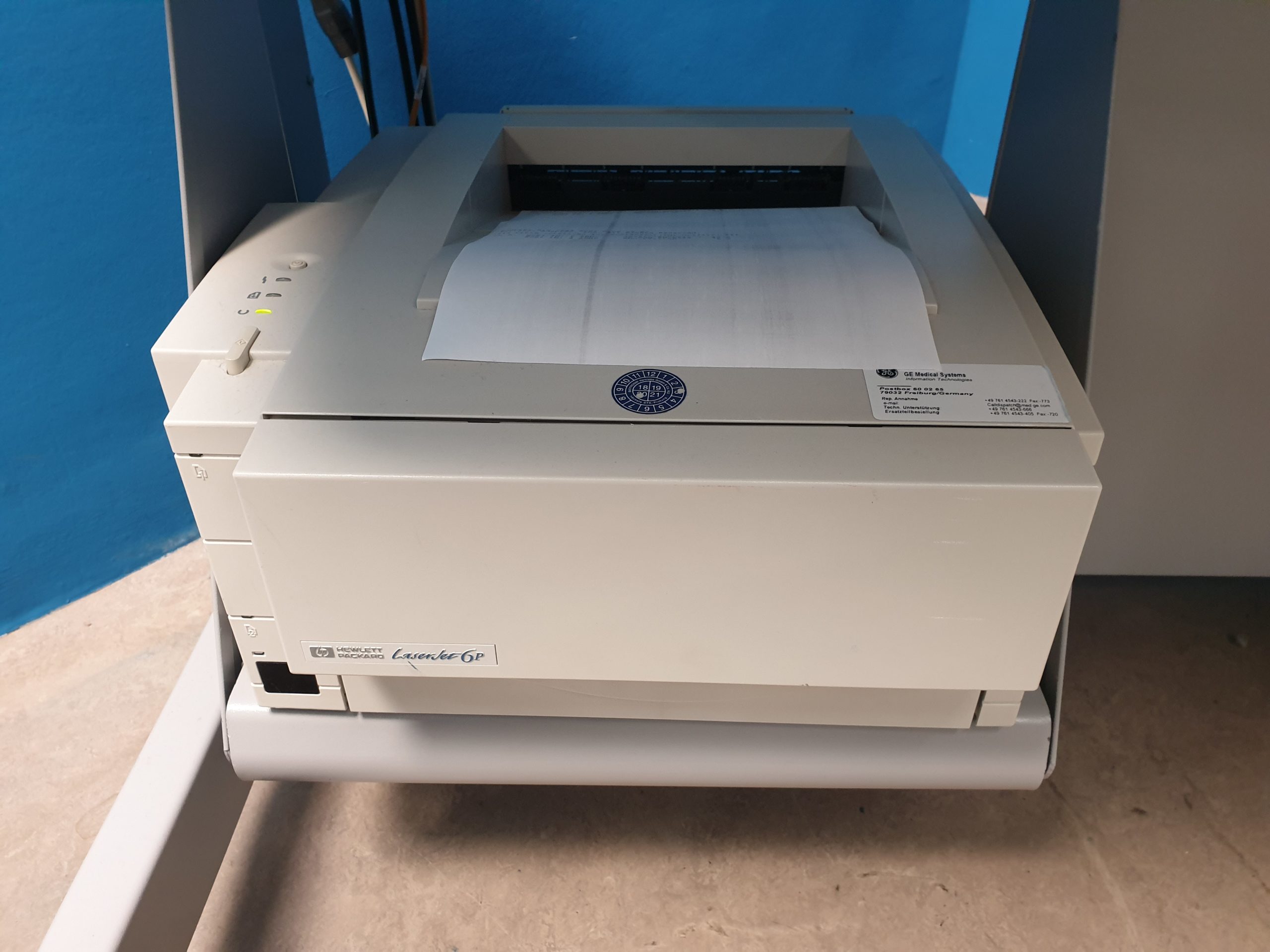GE Accessories for cathete room + MultiSync LCD 2090UXi Monitor + HP C3980A laser printer + System Technologies 545 Computer-System thumbnail 4