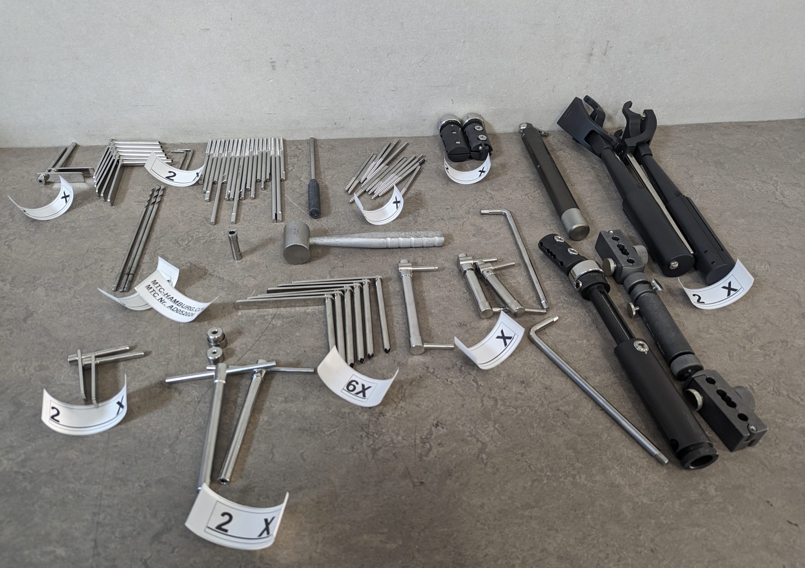 Chirurgische instrumente konvolut – – — image 1 of 22