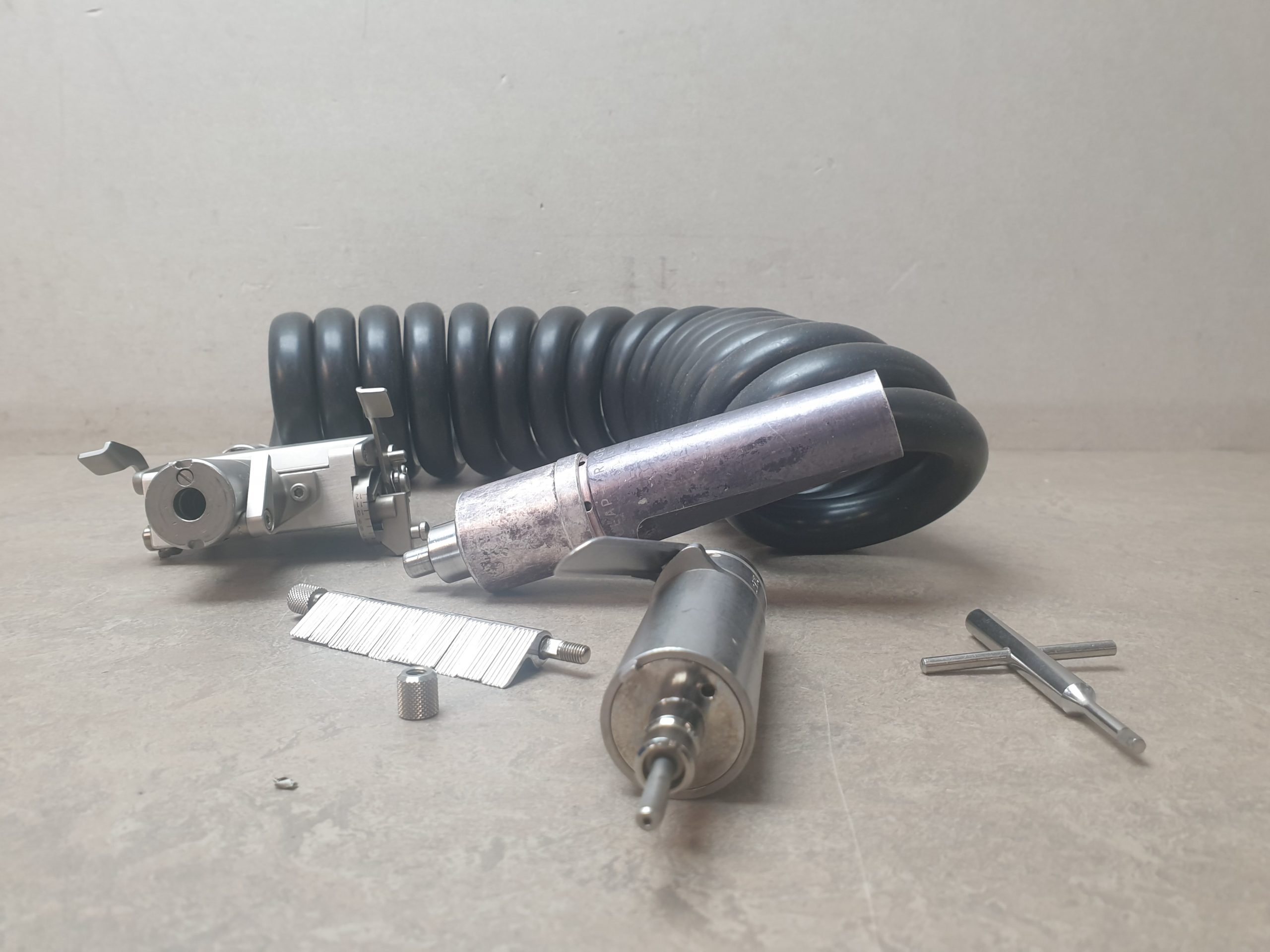 Aesculap GA200 Handstück + GB230R Dermatome + GB20 + Draeger Aesculap Air-Motor Luft Druck Schlauch thumbnail 2