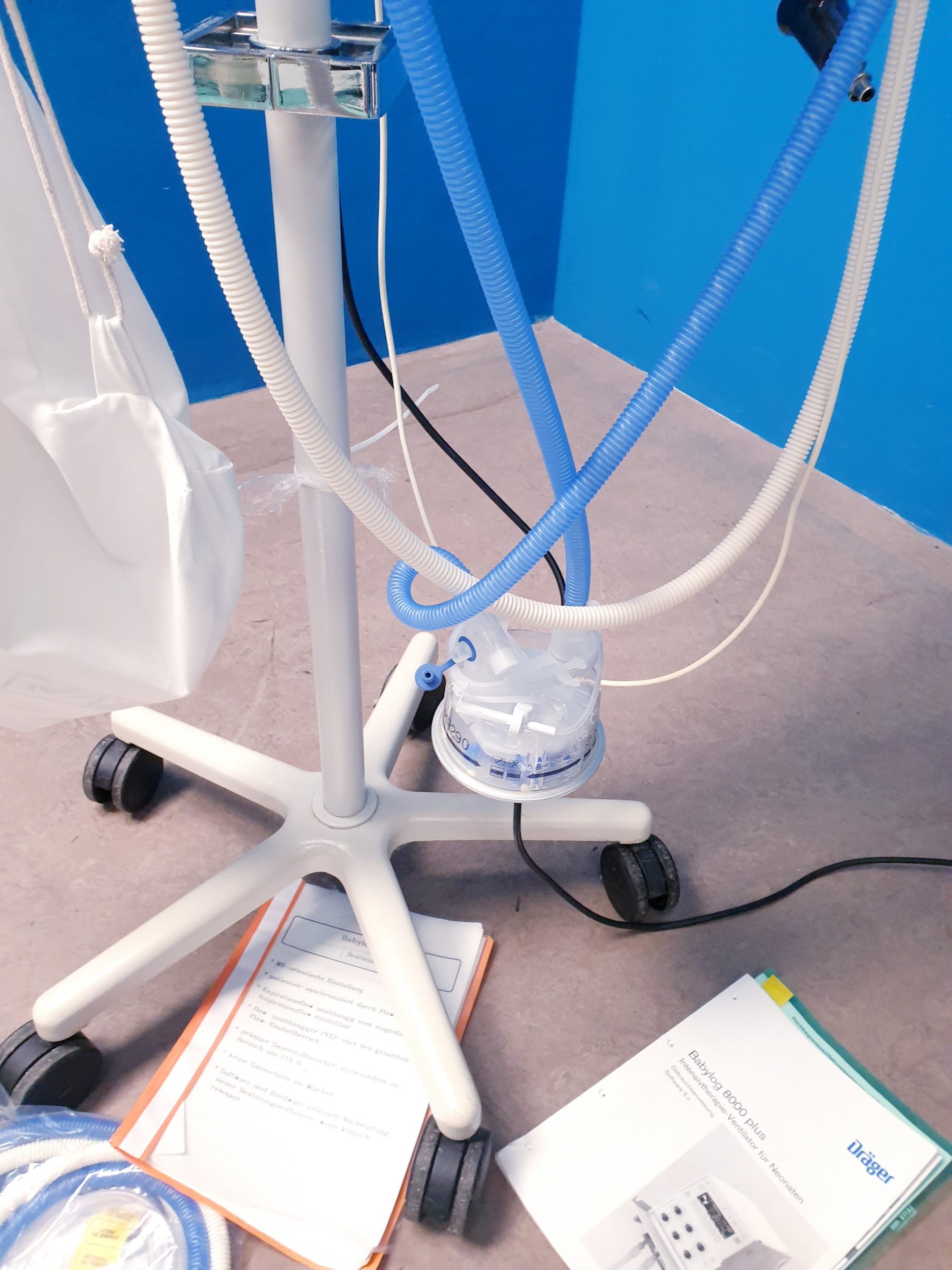 DRAGER Ventilator Babylog 8000 plus + fahrbarer Stativ thumbnail 6