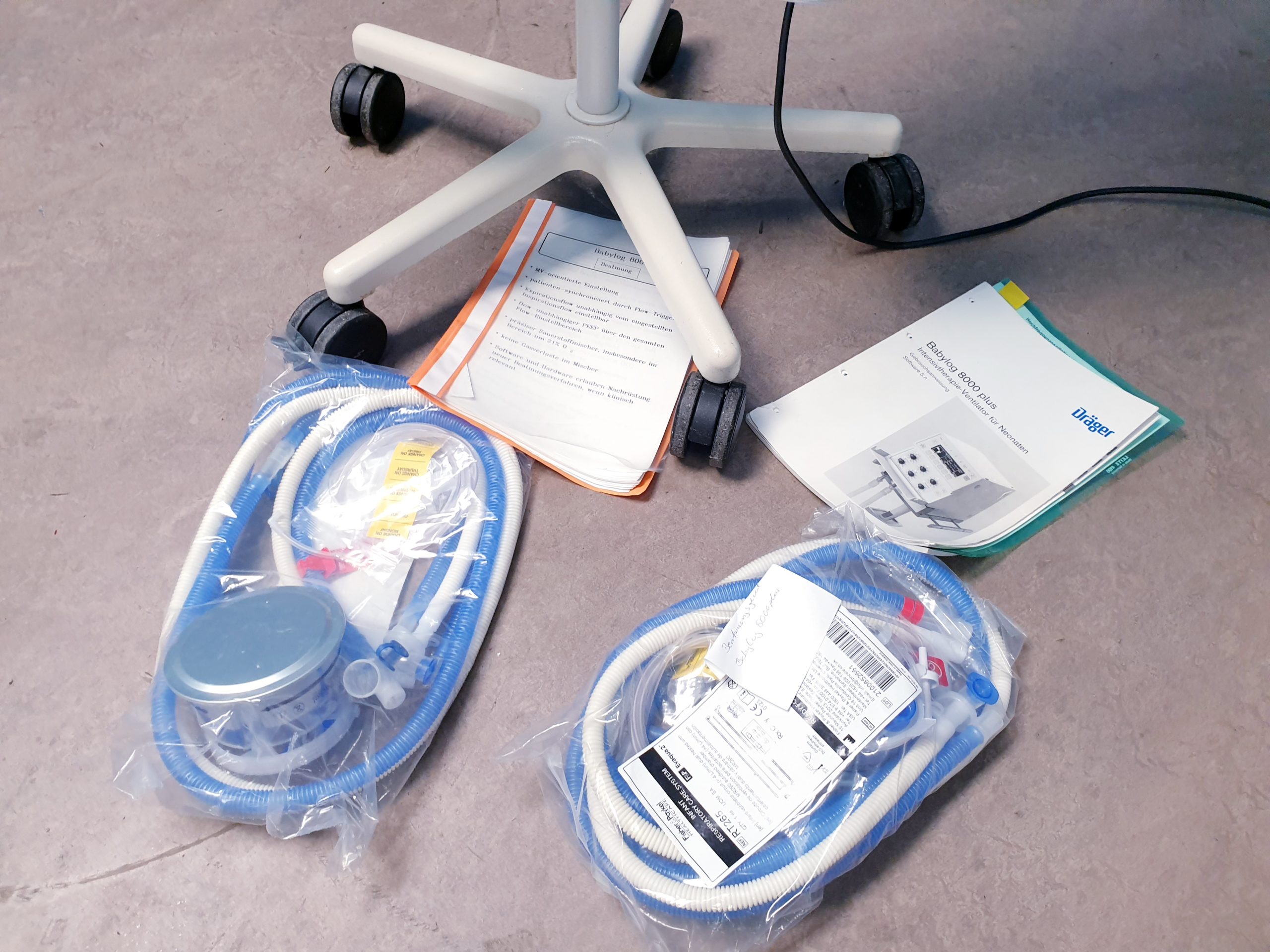 DRAGER Ventilator Babylog 8000 plus + fahrbarer Stativ thumbnail 7
