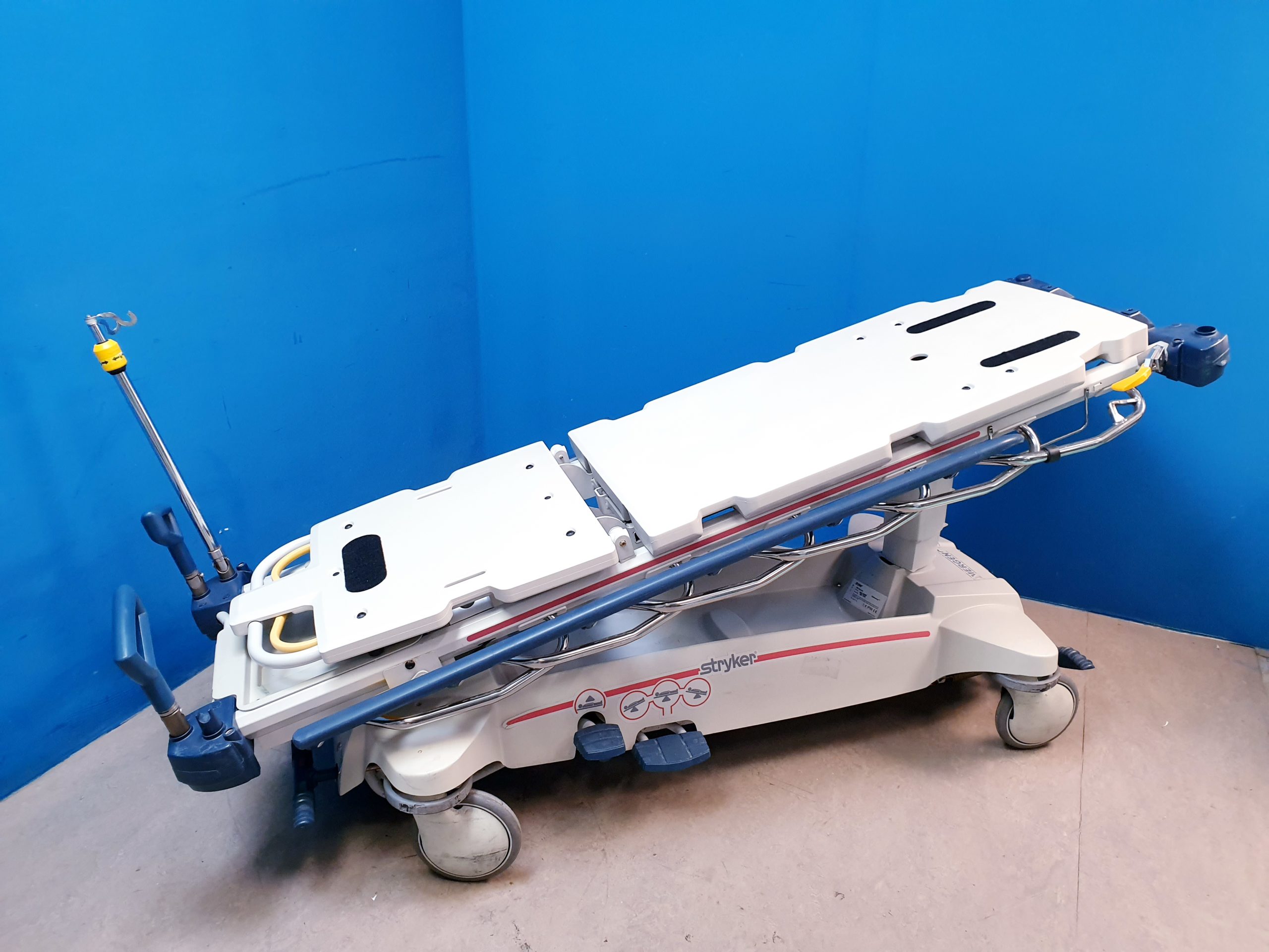 Stryker 1005 M-Series Glideaway Mobile Stretcher thumbnail 2