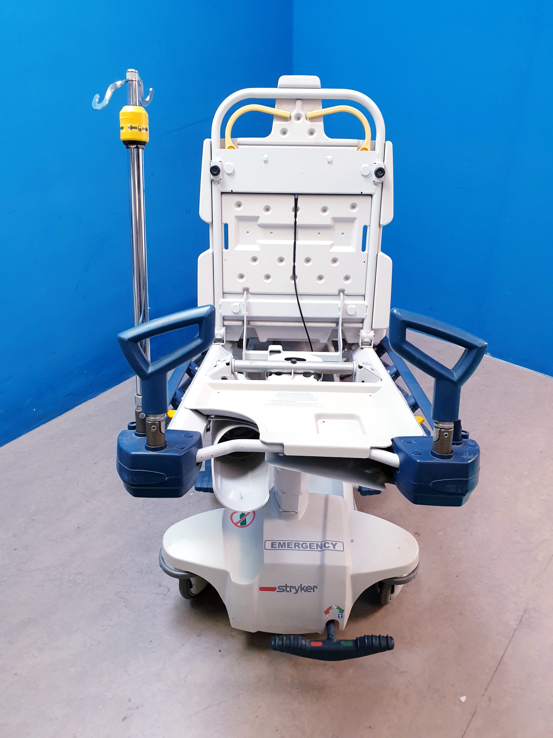 Stryker 1005 M-Series Glideaway Mobile Stretcher thumbnail 4