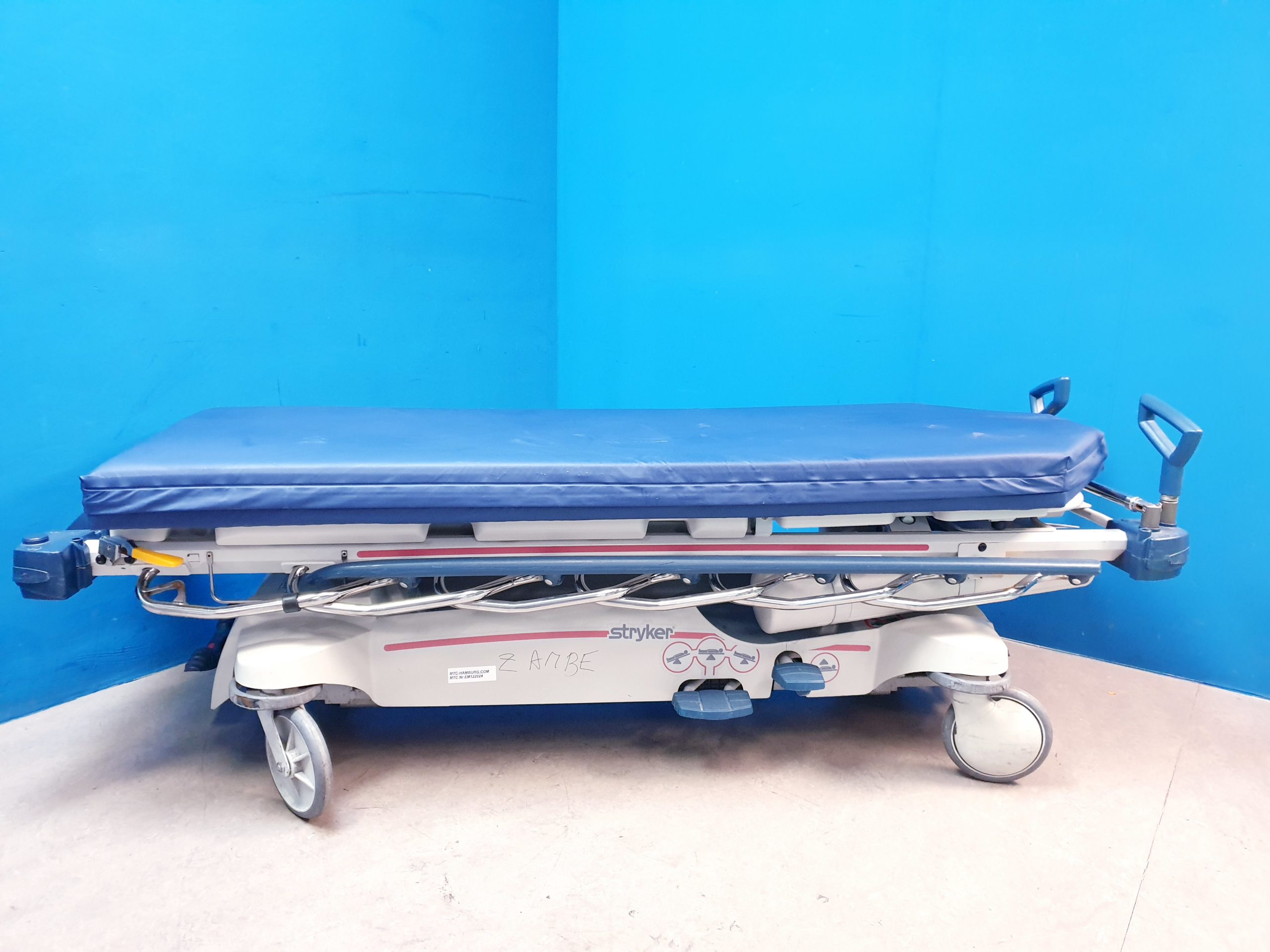 Stryker 1005 M-Series Glideaway Mobile Stretcher thumbnail 7