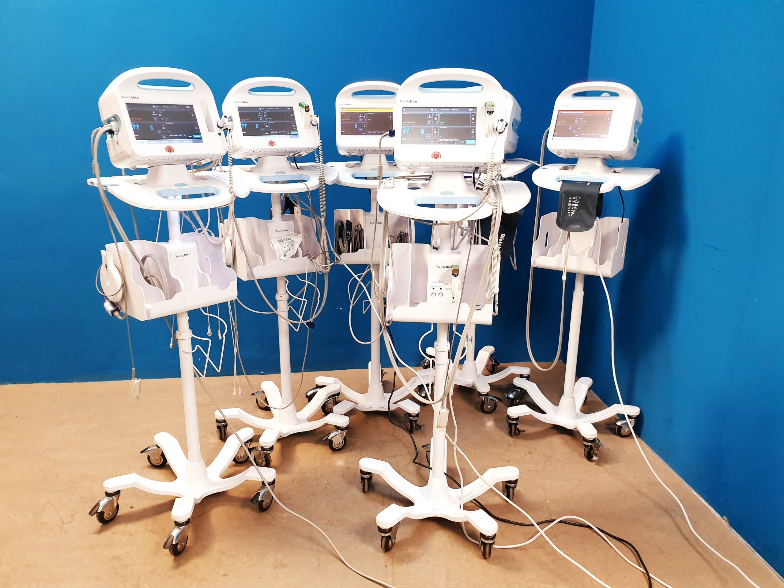 Welch Allyn Vital Signs Monitor 6000 Series NIBP SPO2 EKG UND TEMP thumbnail 2