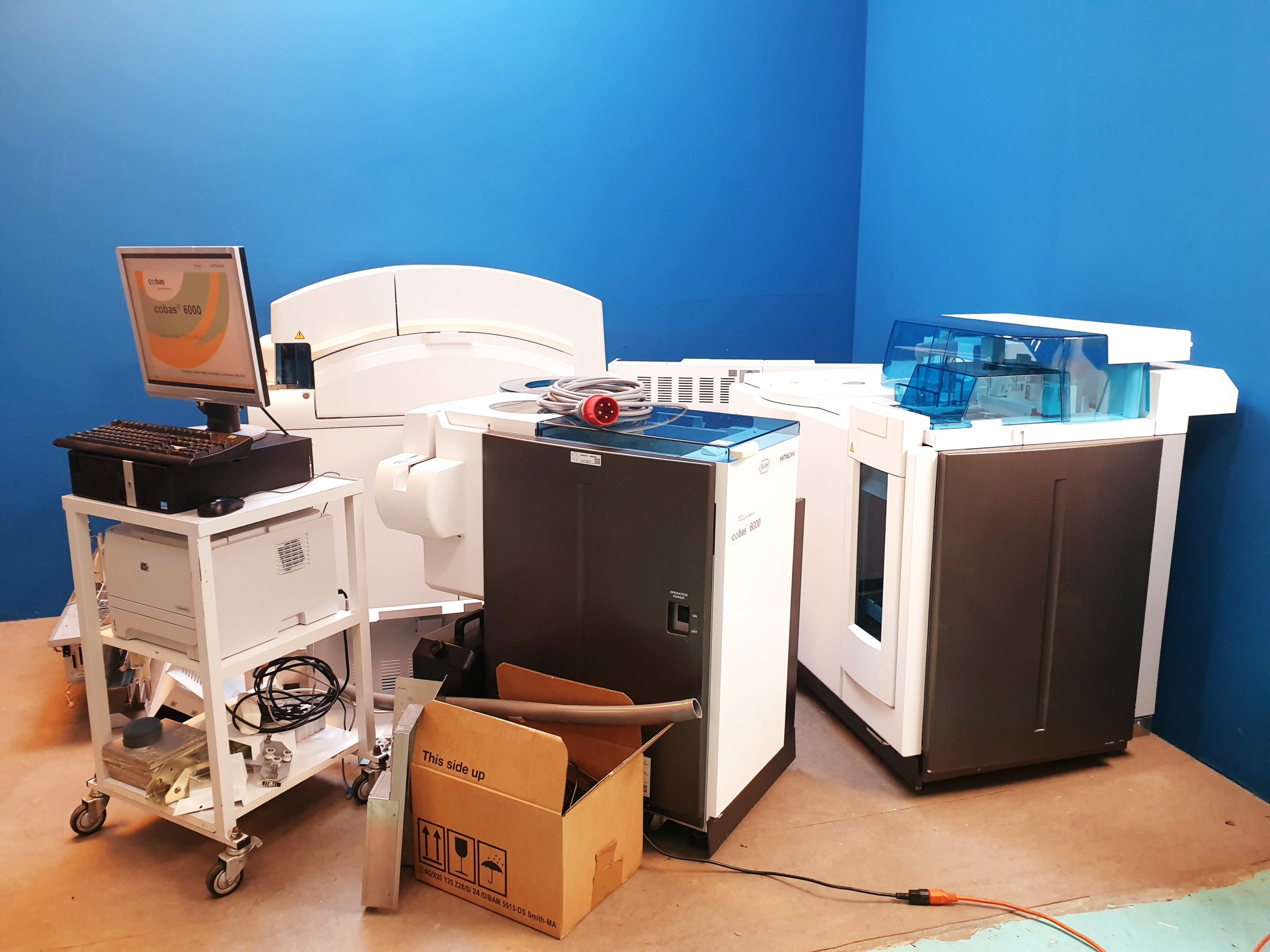 Roche Cobas 6000 Chemieanalysator mit cobas 501s c E Extension Iwaki magnet pump thumbnail 3