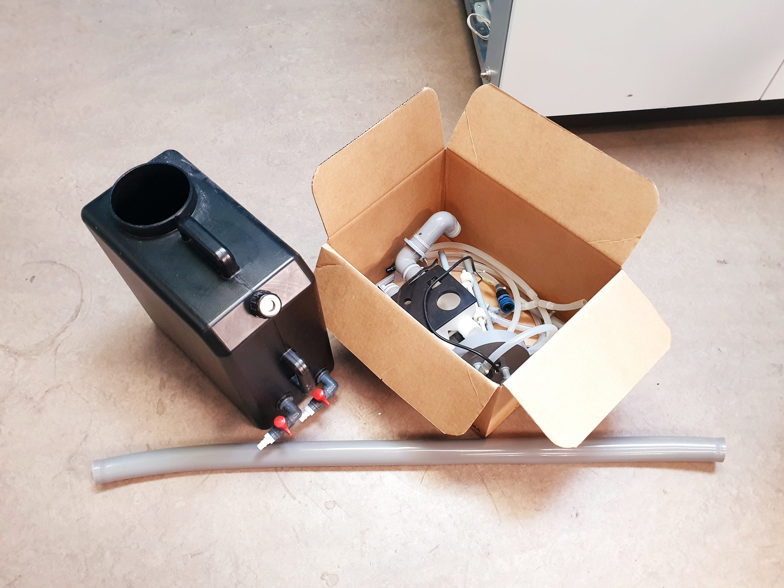 Roche Cobas 6000 Chemieanalysator mit cobas 501s c E Extension Iwaki magnet pump thumbnail 12