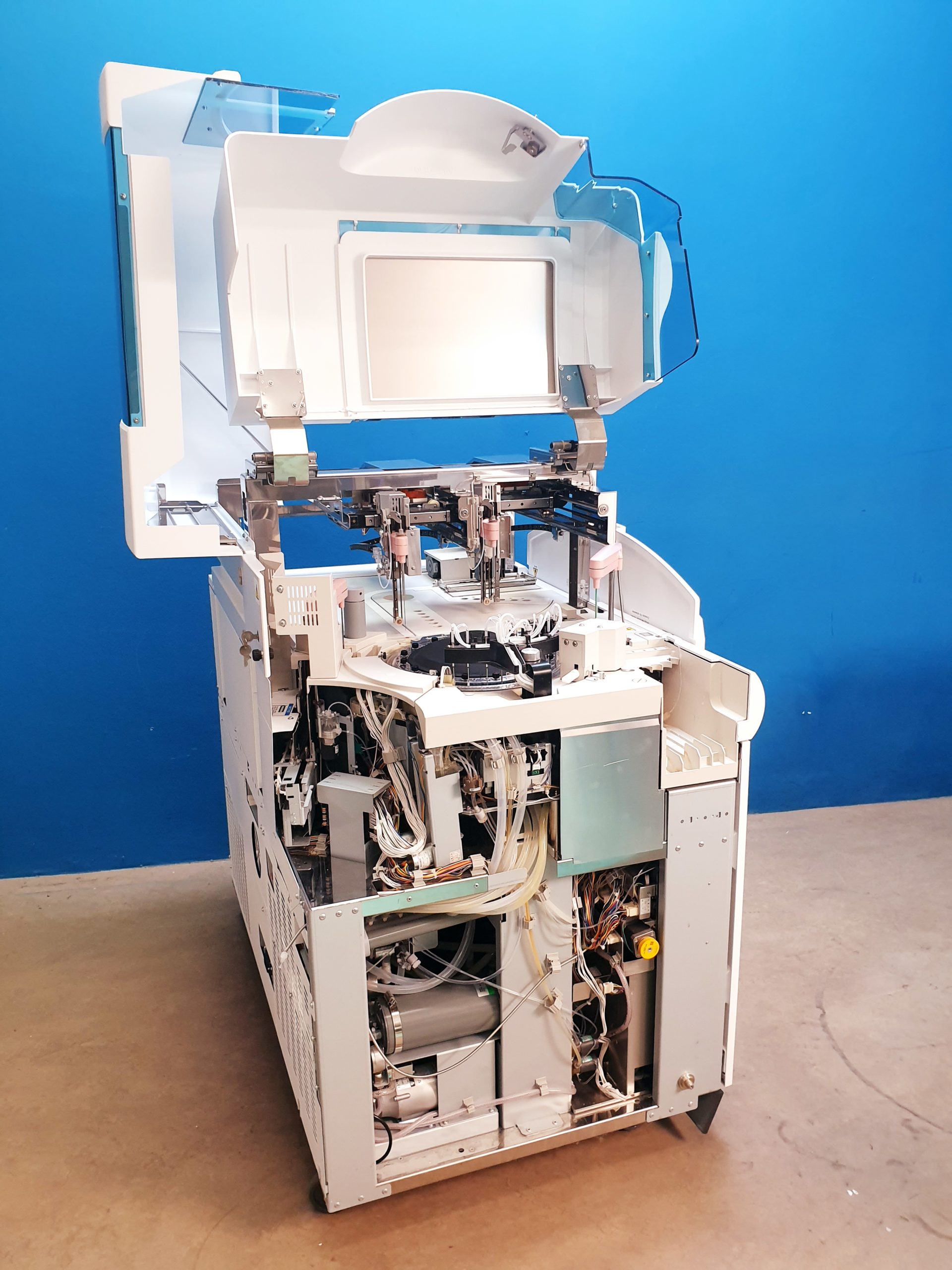 Roche Cobas 6000 Chemieanalysator mit cobas 501s c E Extension Iwaki magnet pump thumbnail 24