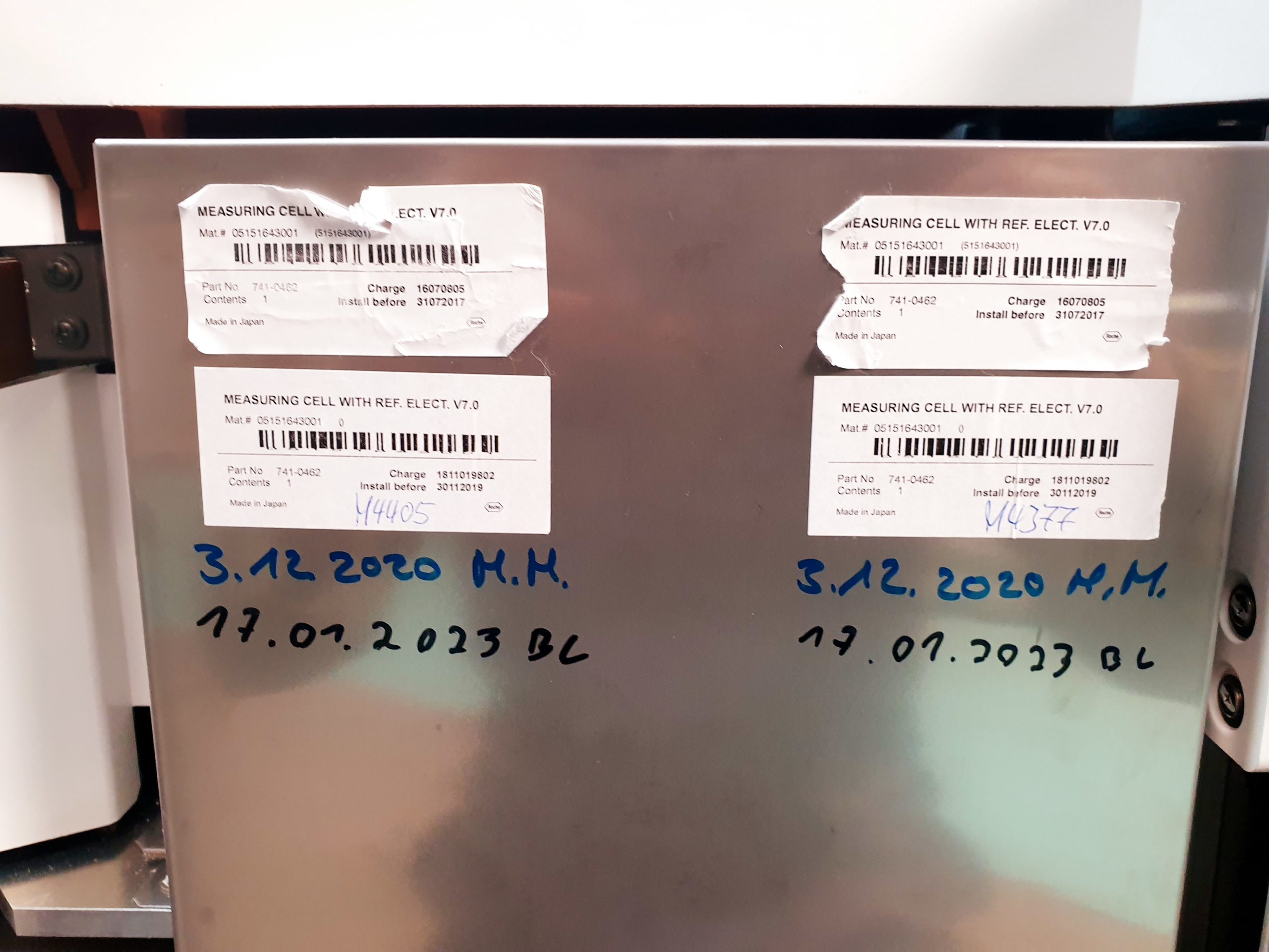 Roche Cobas 6000 Chemieanalysator mit cobas 501s c E Extension Iwaki magnet pump thumbnail 36