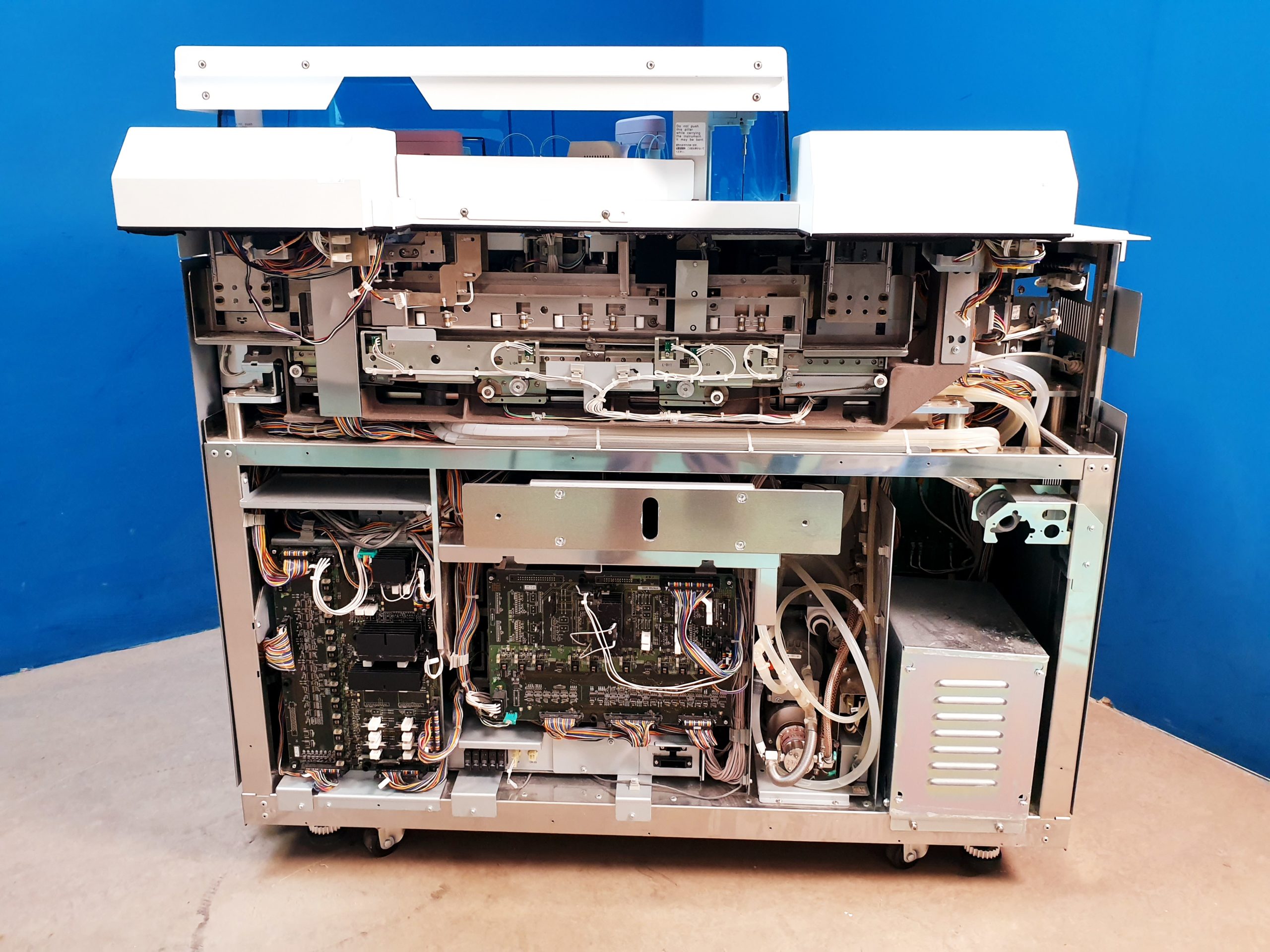 Roche Cobas 6000 Chemieanalysator mit cobas 501s c E Extension Iwaki magnet pump thumbnail 42