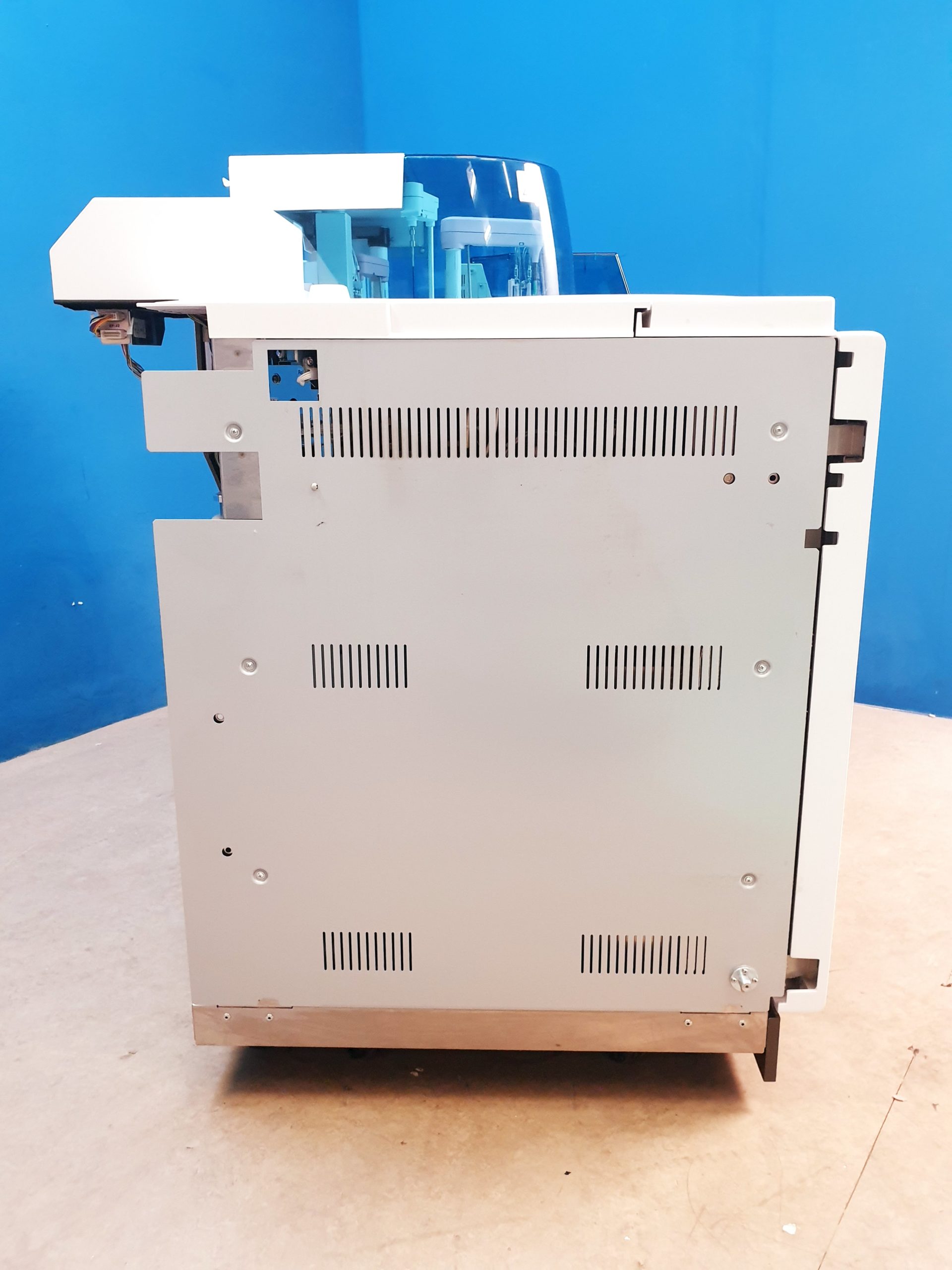 Roche Cobas 6000 Chemieanalysator mit cobas 501s c E Extension Iwaki magnet pump thumbnail 43