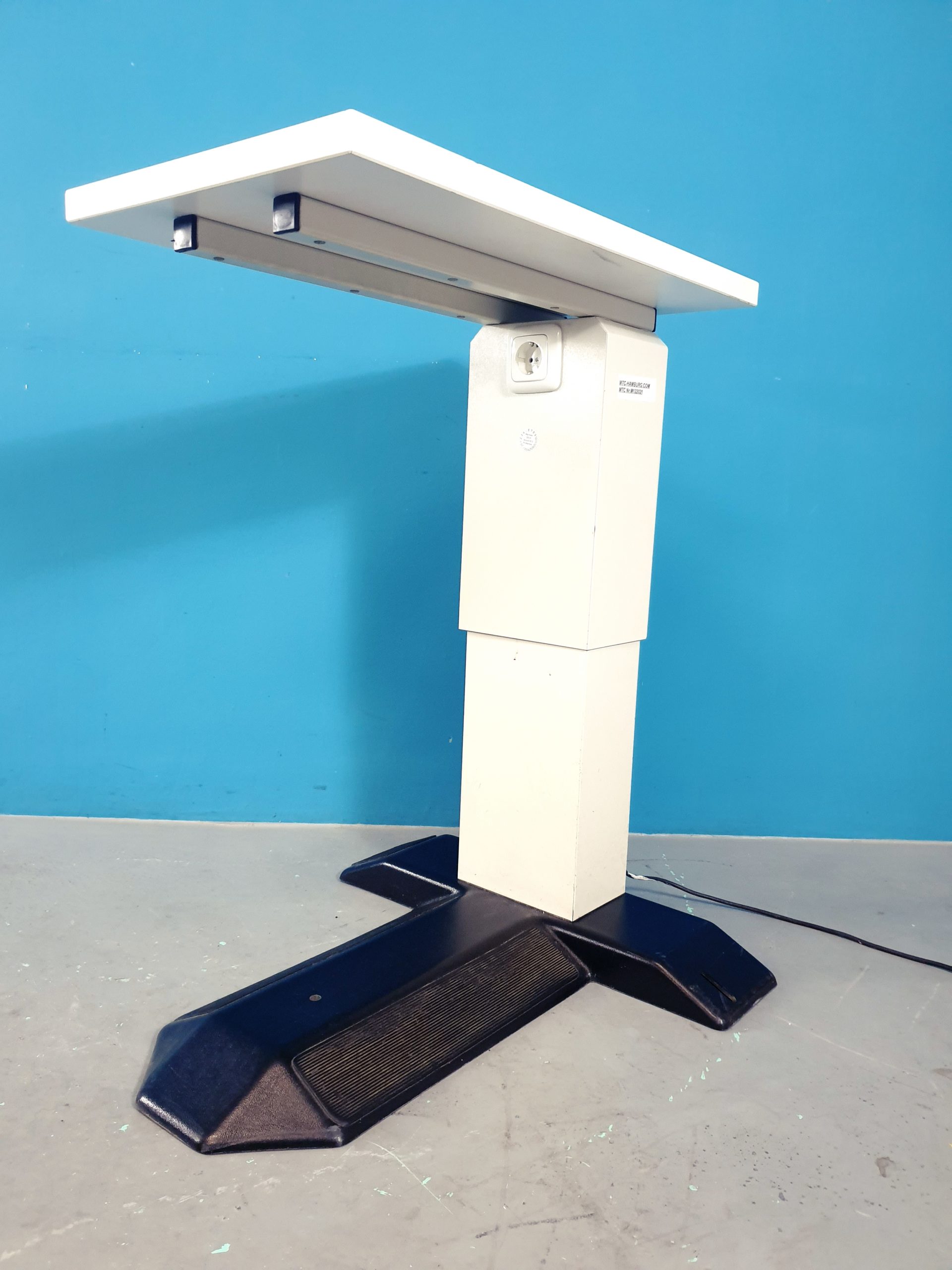 Hubtisch – Gerätetisch für Ophtalmologischen Geräten — image 1 of 6