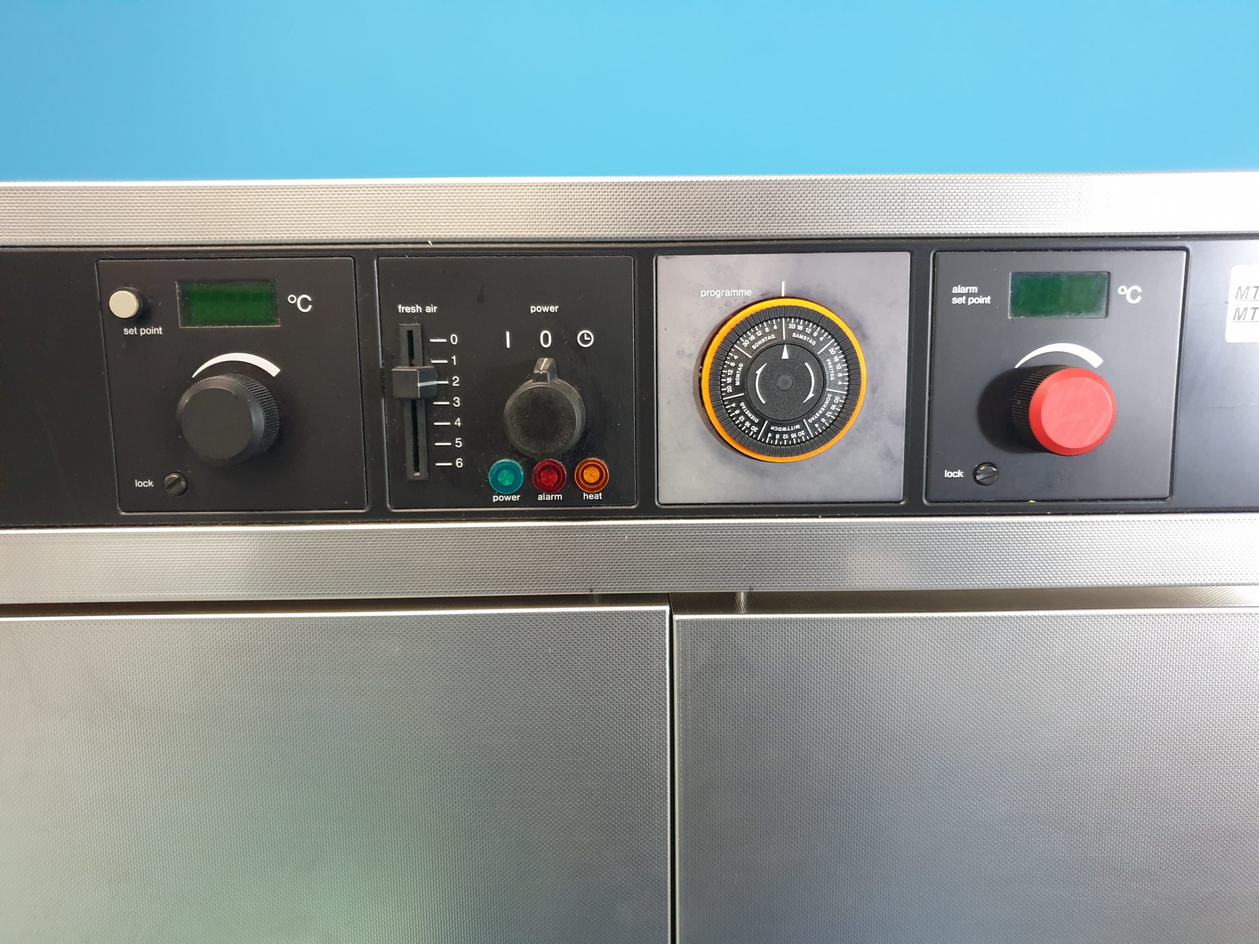 Memmert ULE 800 // ULE800 Wärmeschrank Trockenschrank bis 220°C 380V thumbnail 3