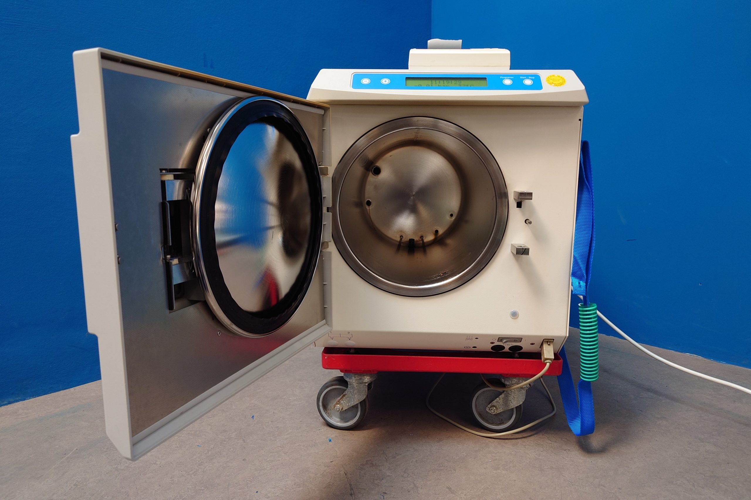 Melag Vacuklav 24 B // 24B Sterilisator // B-Klasse, EN 13060. — image 1 of 6