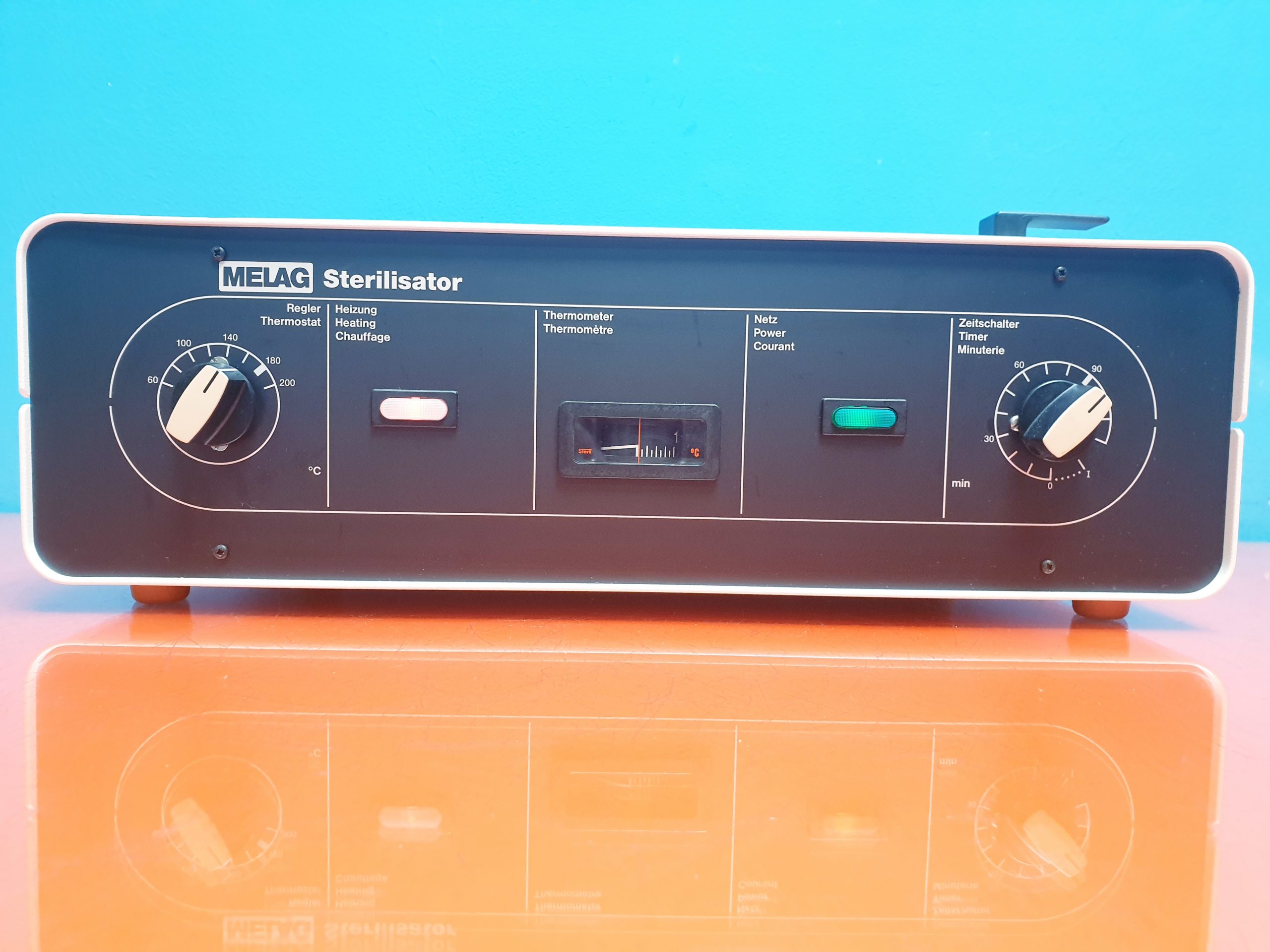 MELAG 71 Heißluftsterilisator — image 1 of 4