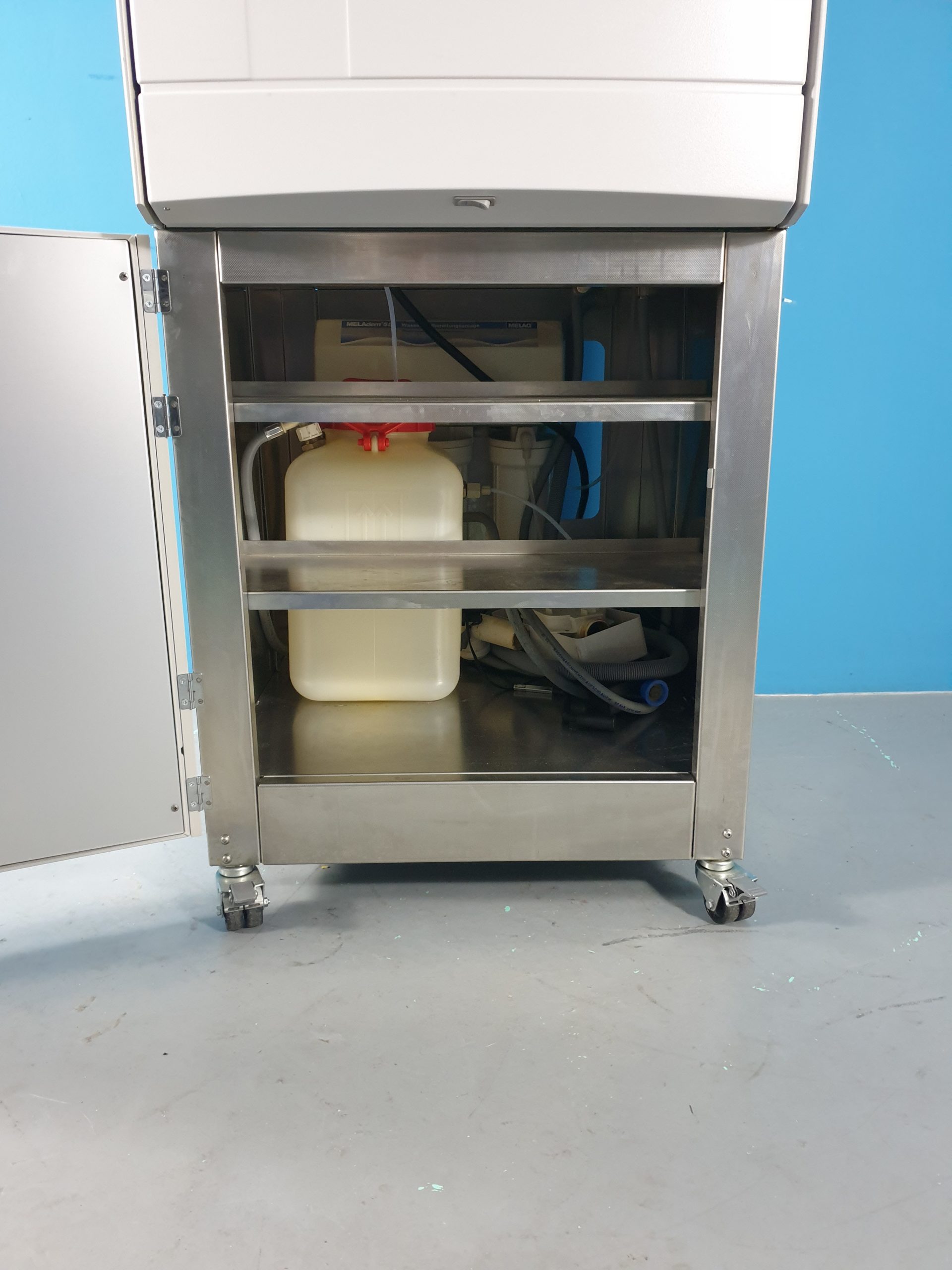 MELAG Cliniklav 25-C // 25 C Reinigungs- Und Desinfektionsgerät Sterilistaor + Osmose und CF Card Printer — image 1 of 7