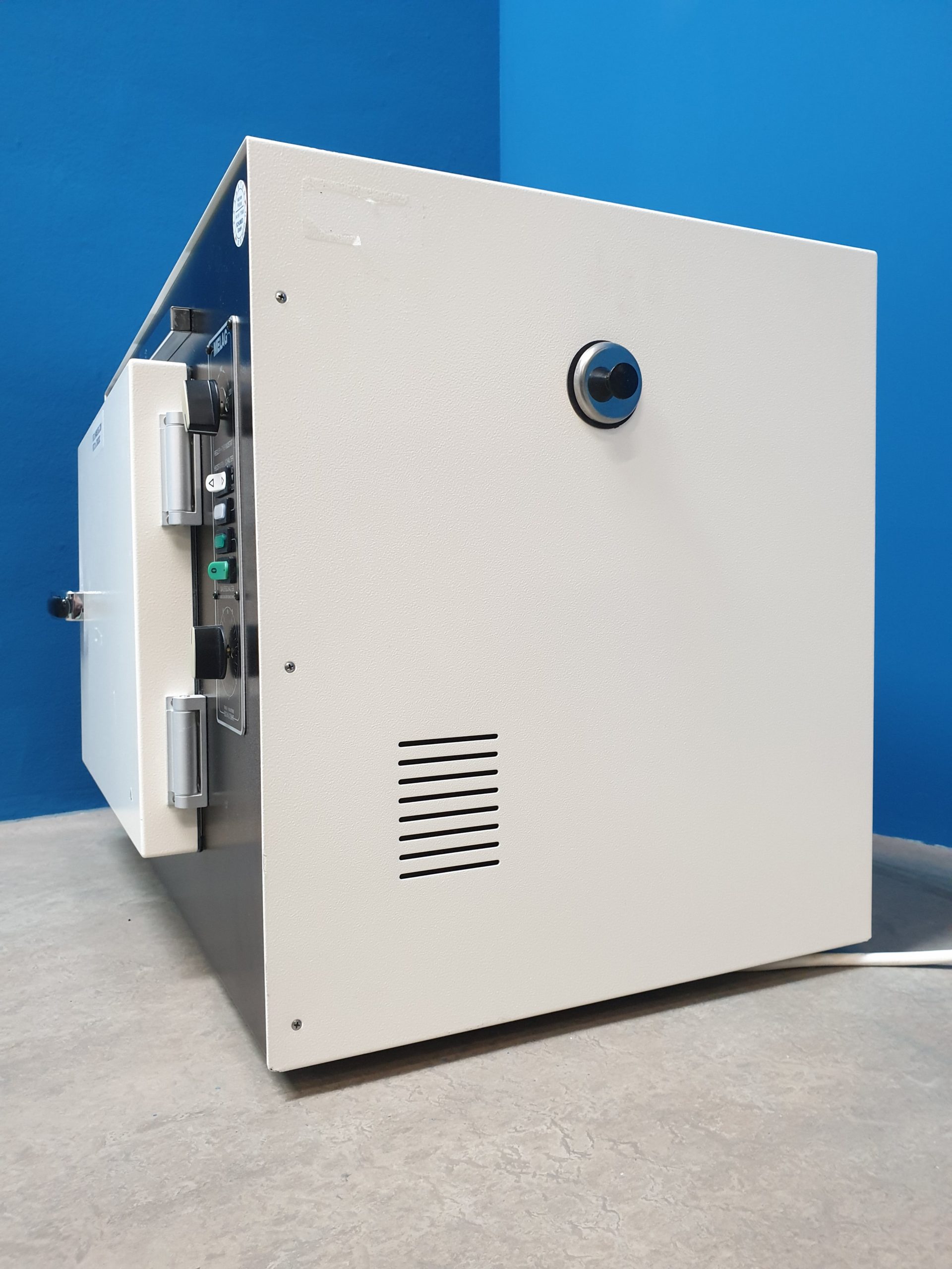 Melag 305 Heissluftsterilisator / Sterilisator 1416 Watt mit 02 Tabletts thumbnail 4