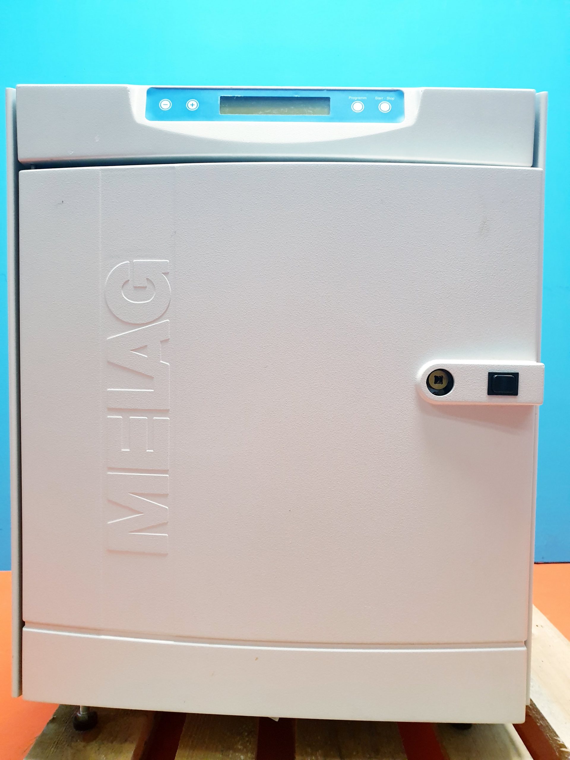 MELAG Cliniklav 25-C // 25 C Reinigungs- Und Desinfektionsgerät Sterilistaor — image 1 of 6