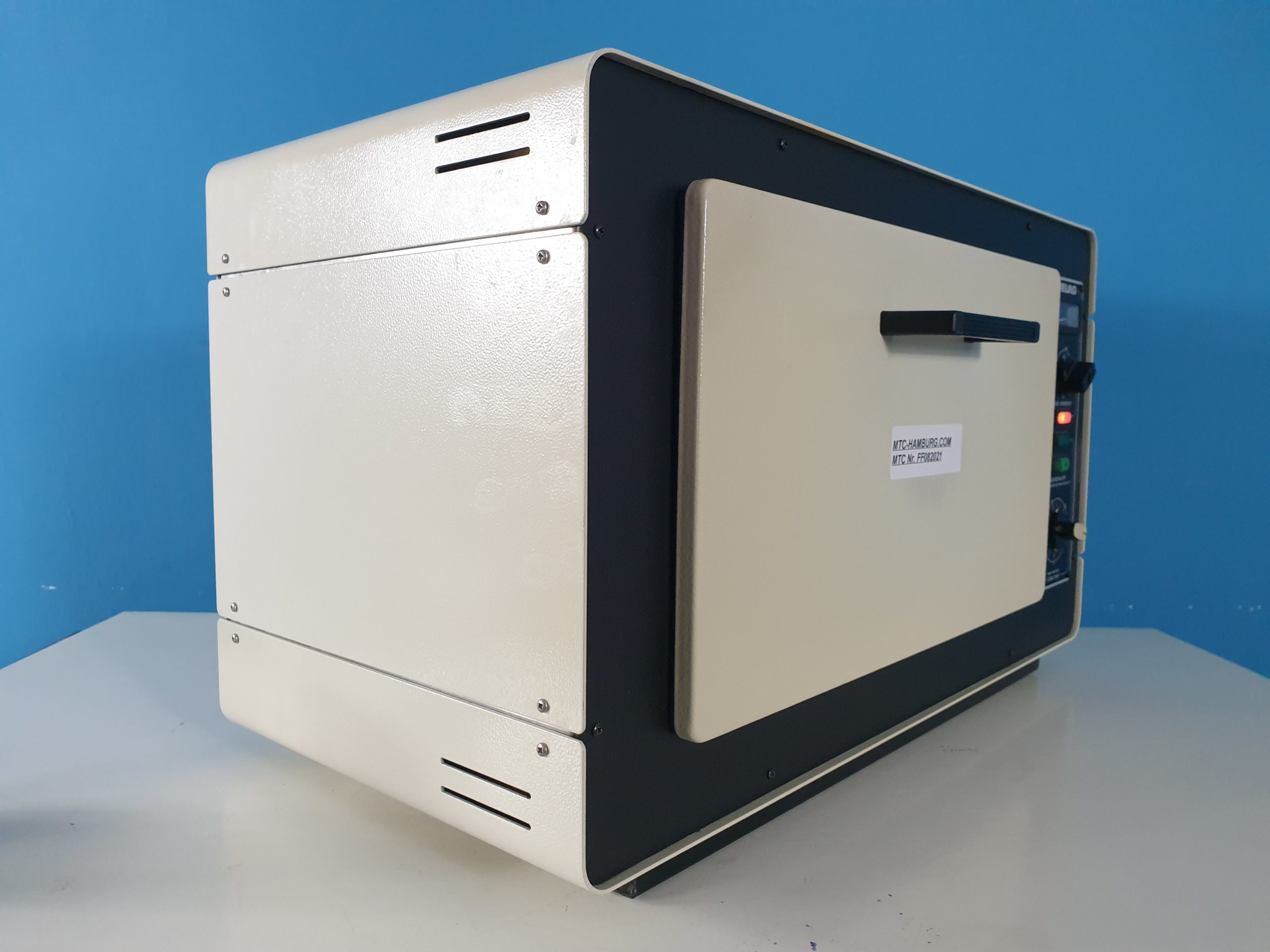 Melag 221 Heissluftsterilisator / Sterilisator 930 Watt mit 02 Tabletts thumbnail 2