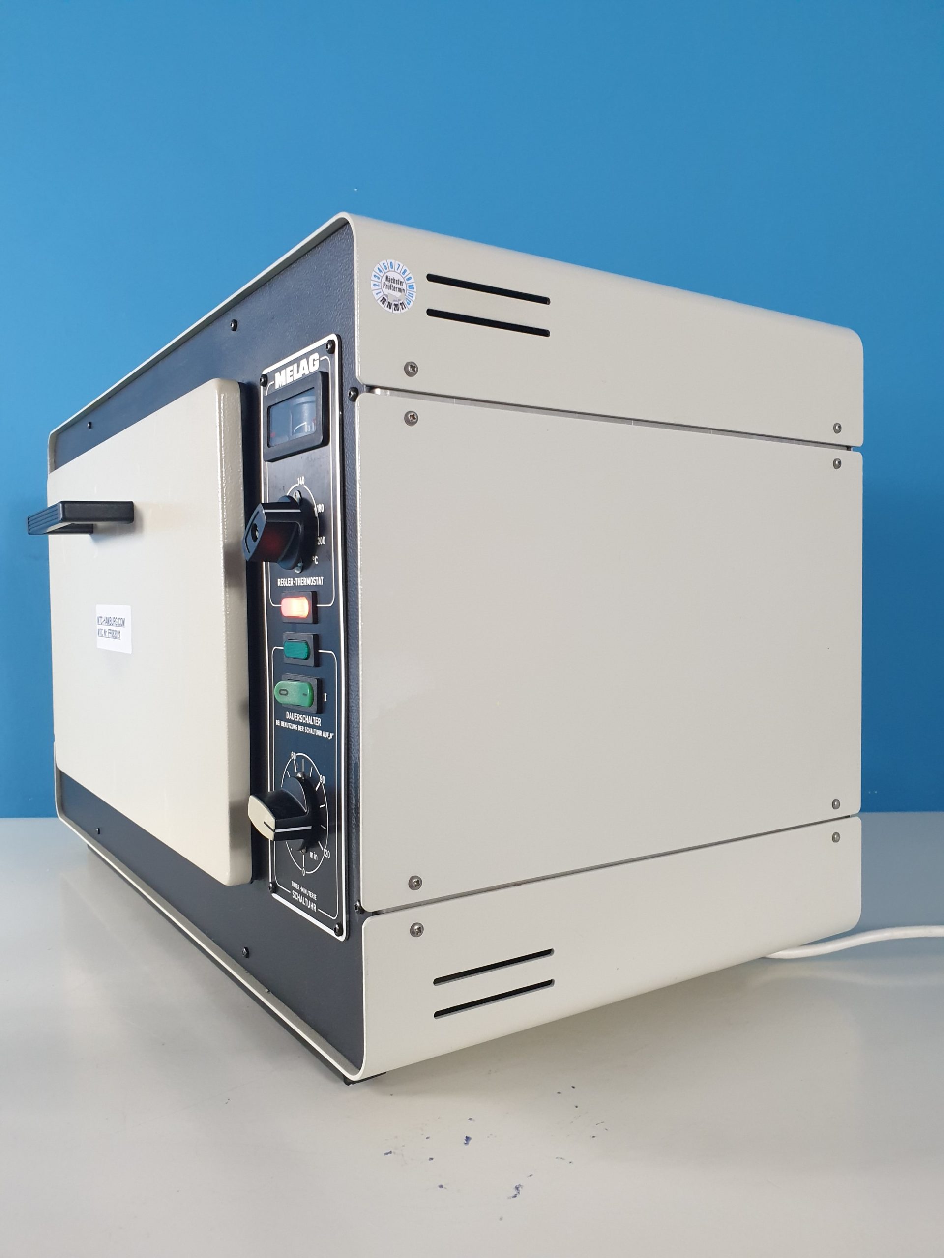 Melag 221 Heissluftsterilisator / Sterilisator 930 Watt mit 02 Tabletts thumbnail 3