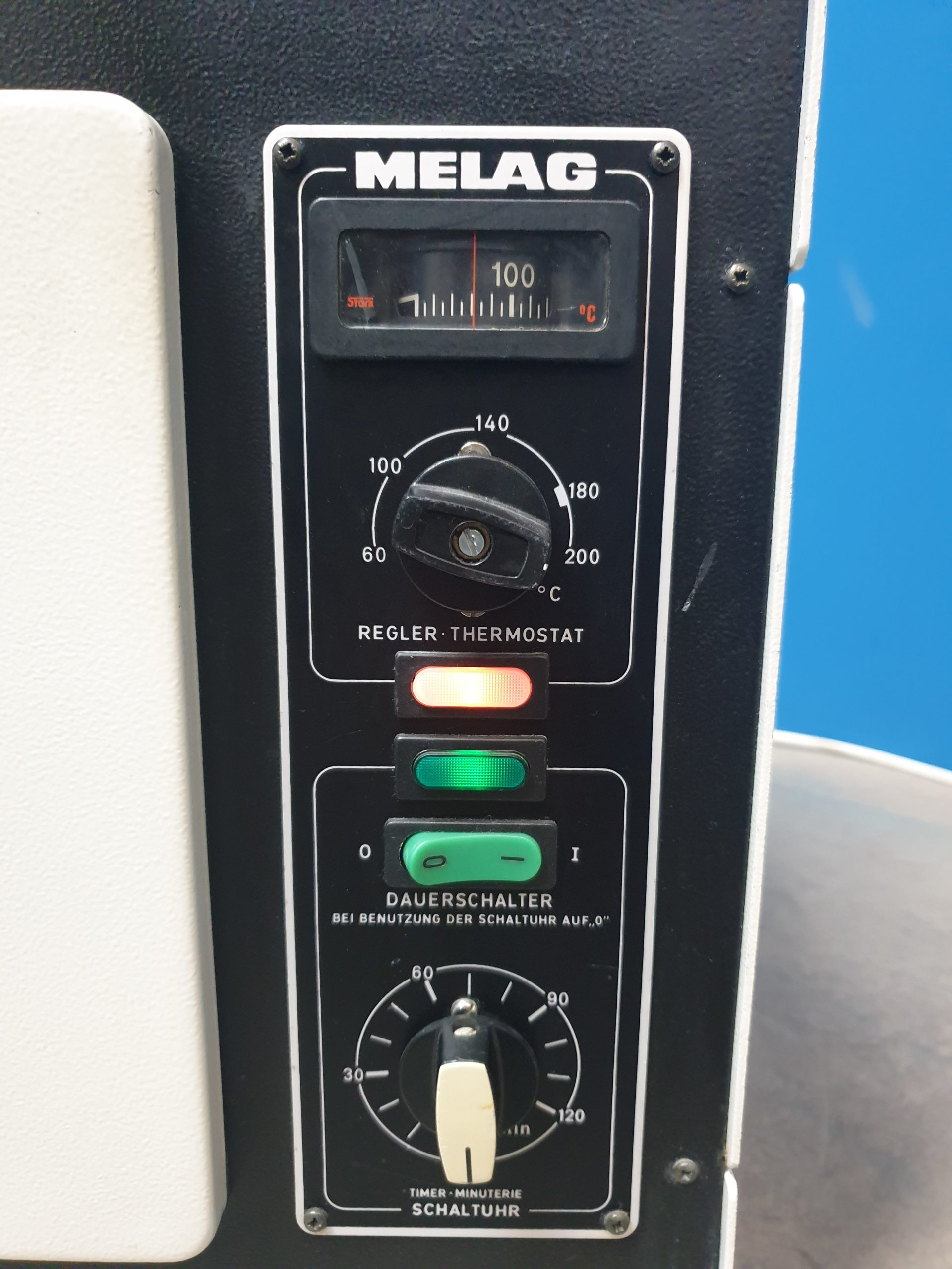 Melag 251 Heißluftsterilisator , 1090 Watt thumbnail 4