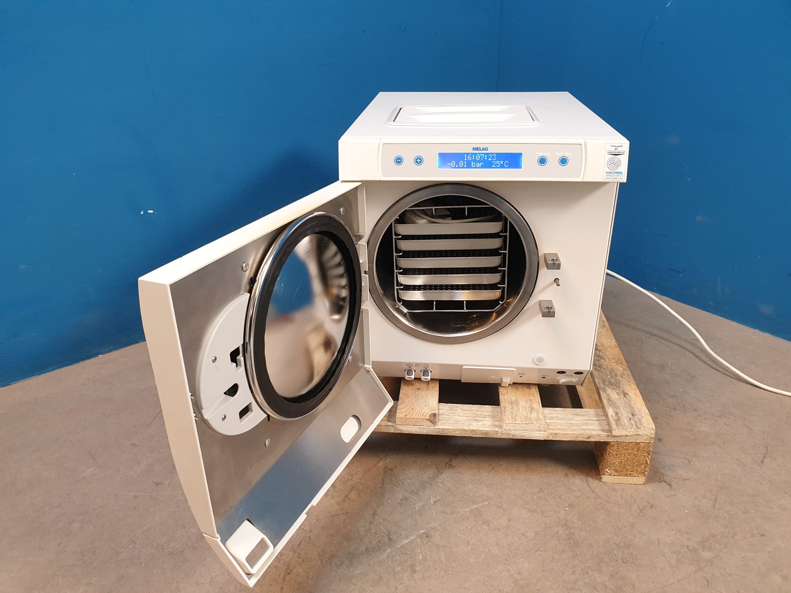 Melag Vacuklav 31B+ 31 B+ Sterilisator B-Klasse Autoklav — image 1 of 4