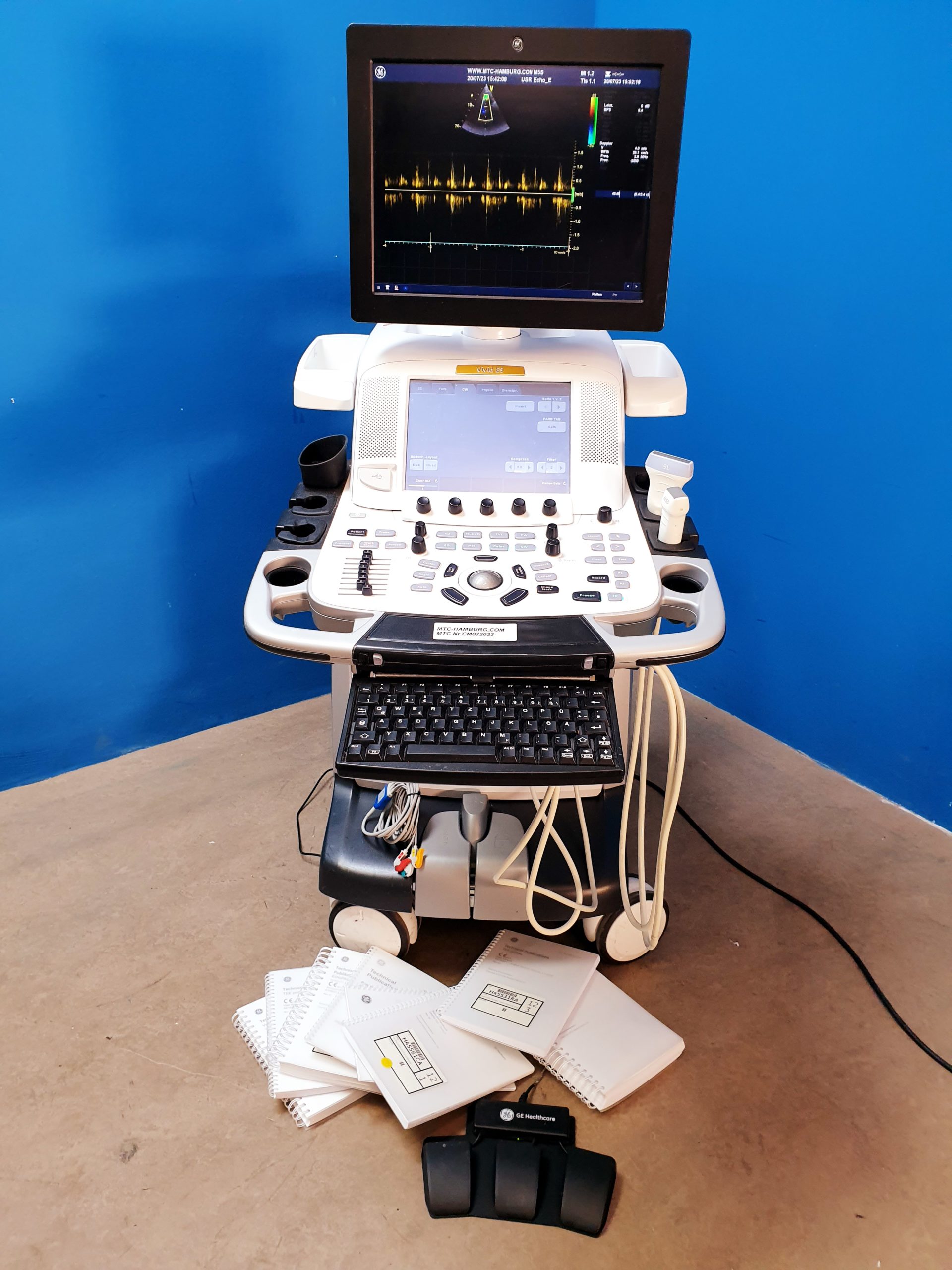 GE Vivid E9 Version 112 + M5S +9L DOM 2012 Kardiomaschine — image 1 of 20