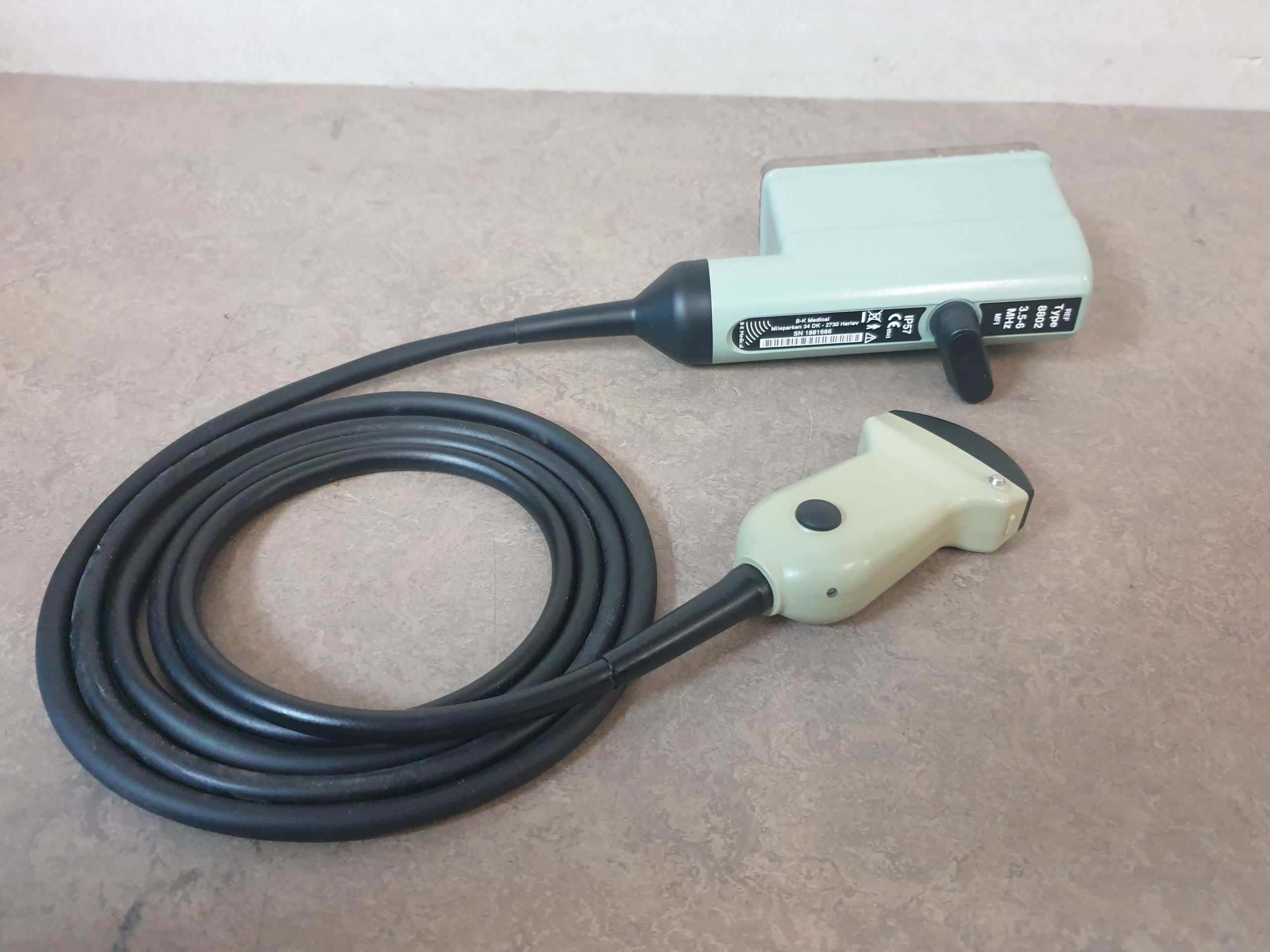 BK B K Medical 8802 // 4.3 MHz. – 6.0 MHz Kompatibel mit Medical Hawk 2102; BK Medical Flex Focus 400; BK Medical Falcon 2101 ultrasound systems. — image 1 of 7