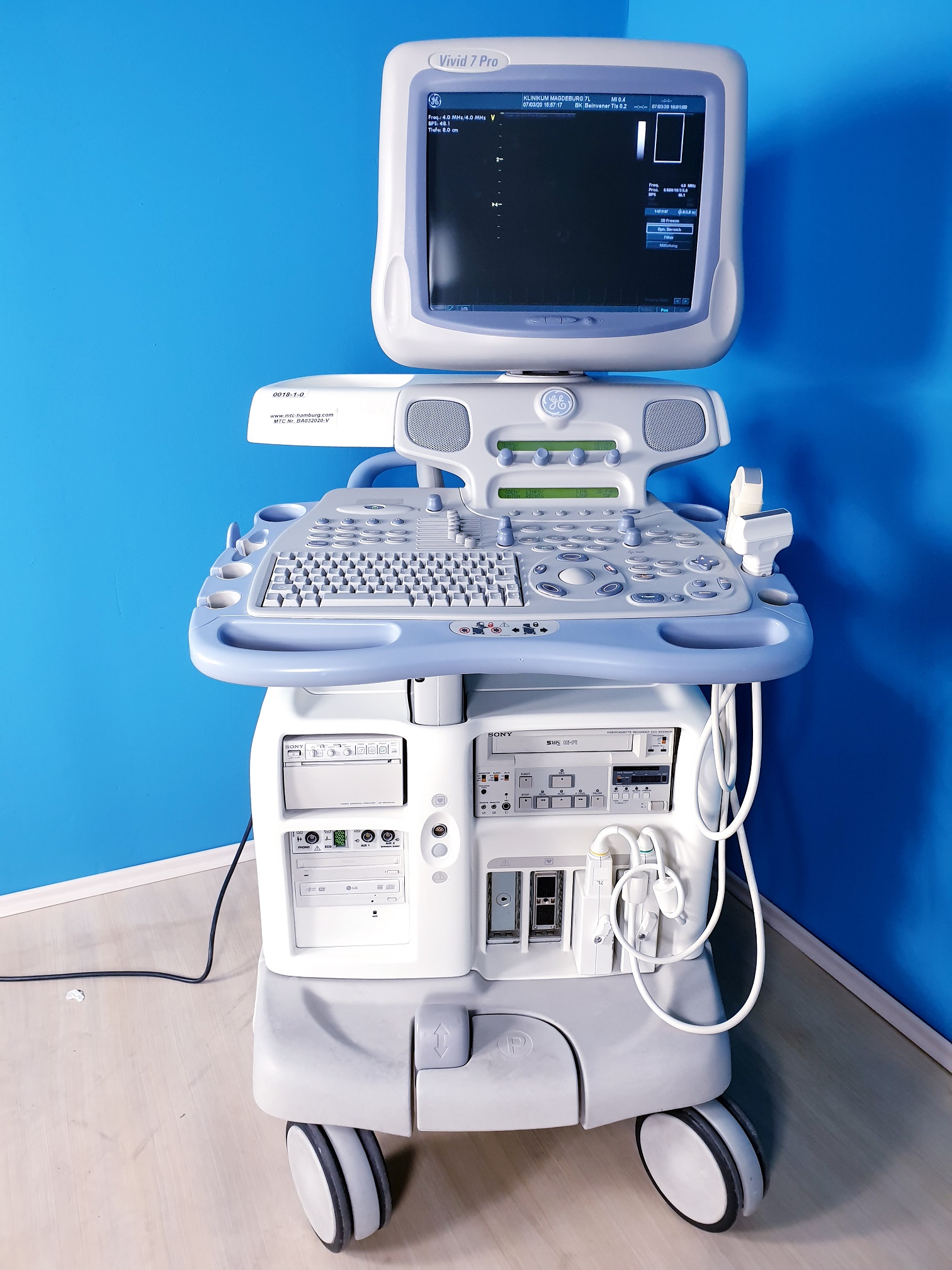 GE VIVID 7 Pro Kardiomaschine mitr konvex und Linear — image 1 of 7