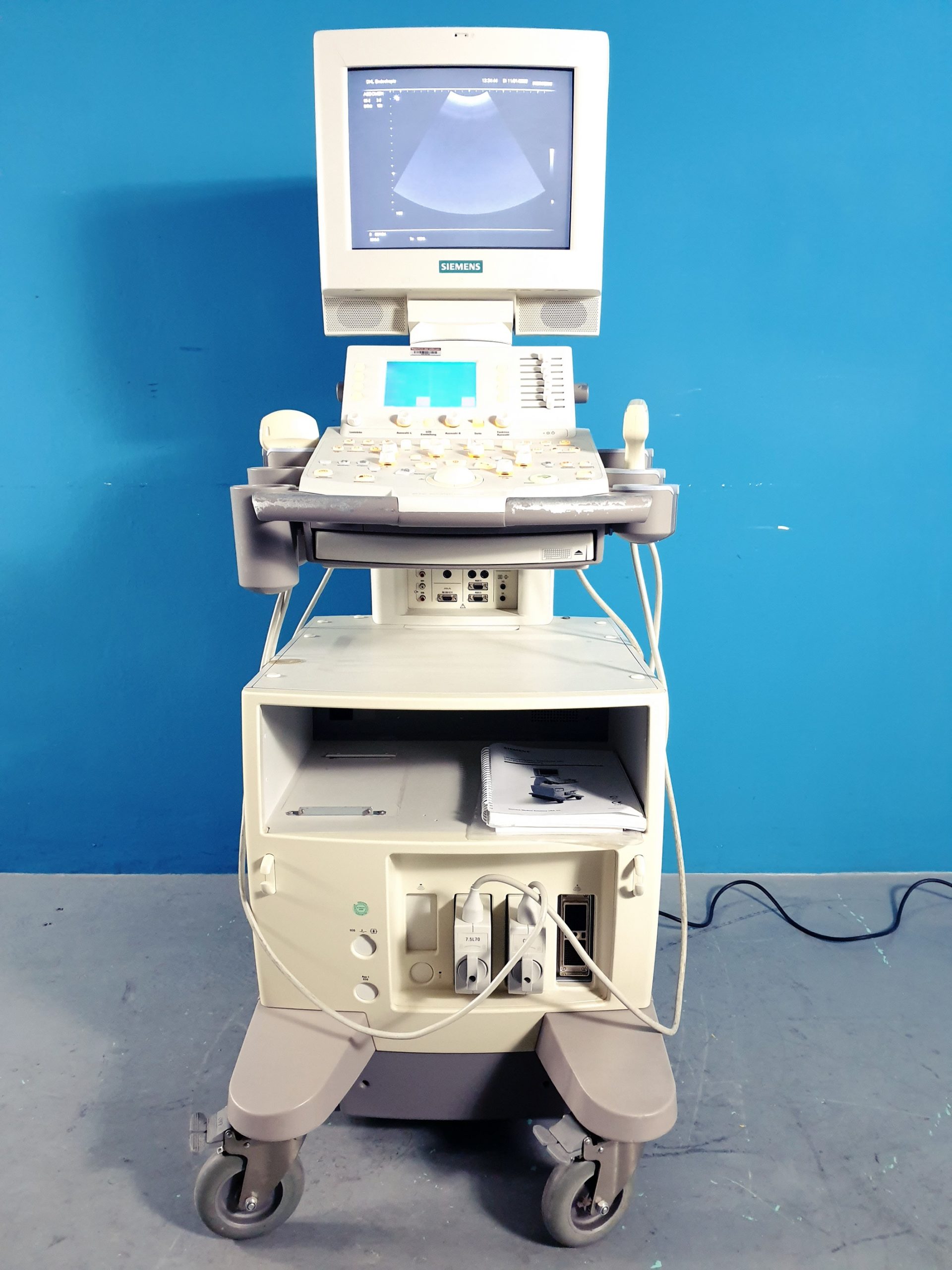 Siemens G50 // G 50 MIT C5-2 Konvex und 7.5L70 Linear Sonde — image 1 of 4