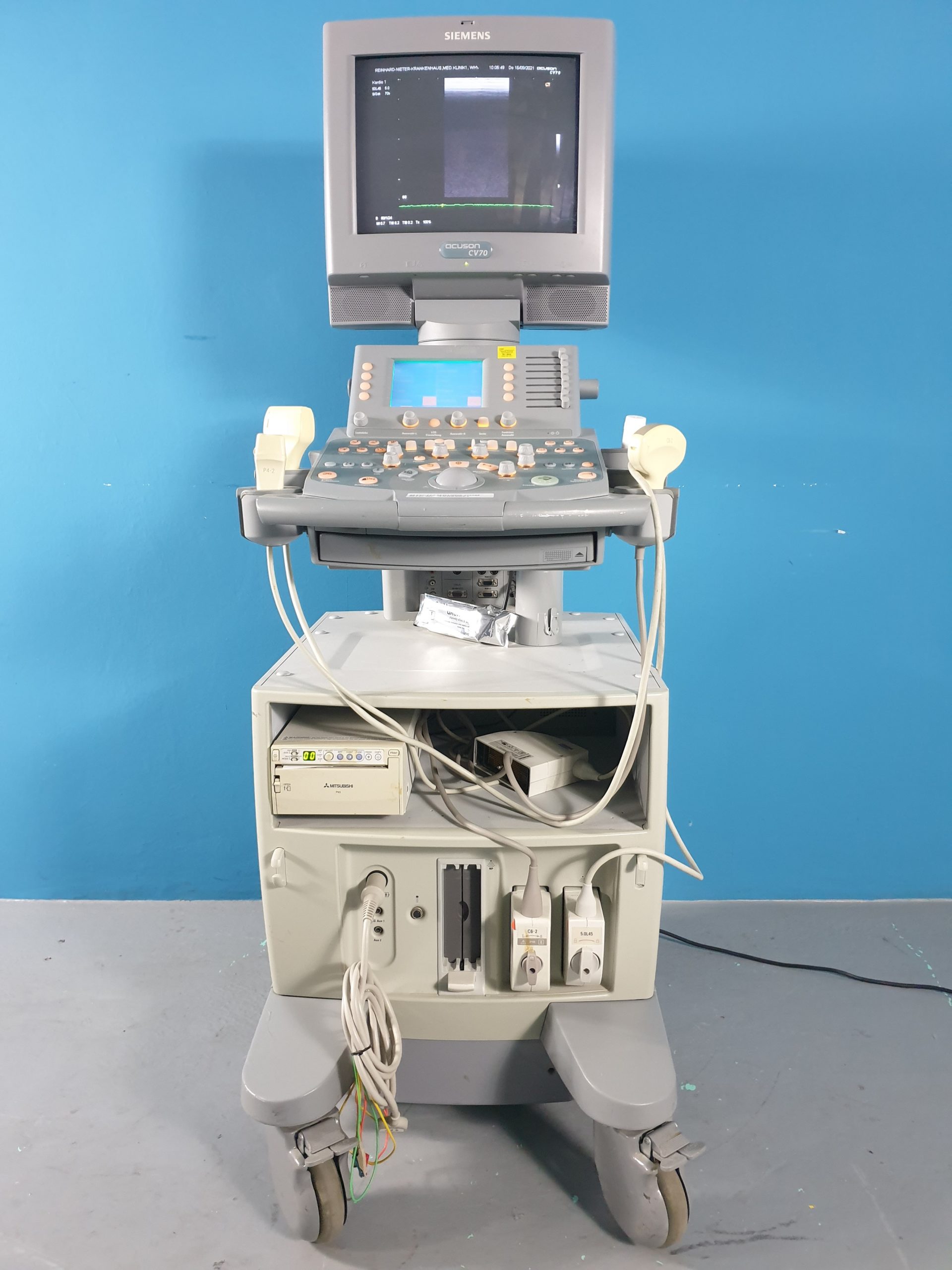 Siemens acuson CV70 // CV 70 C6-2 Konvex + 5.0L45 Linear + P4-2 Echo Kardio DOM 2004 — image 1 of 9