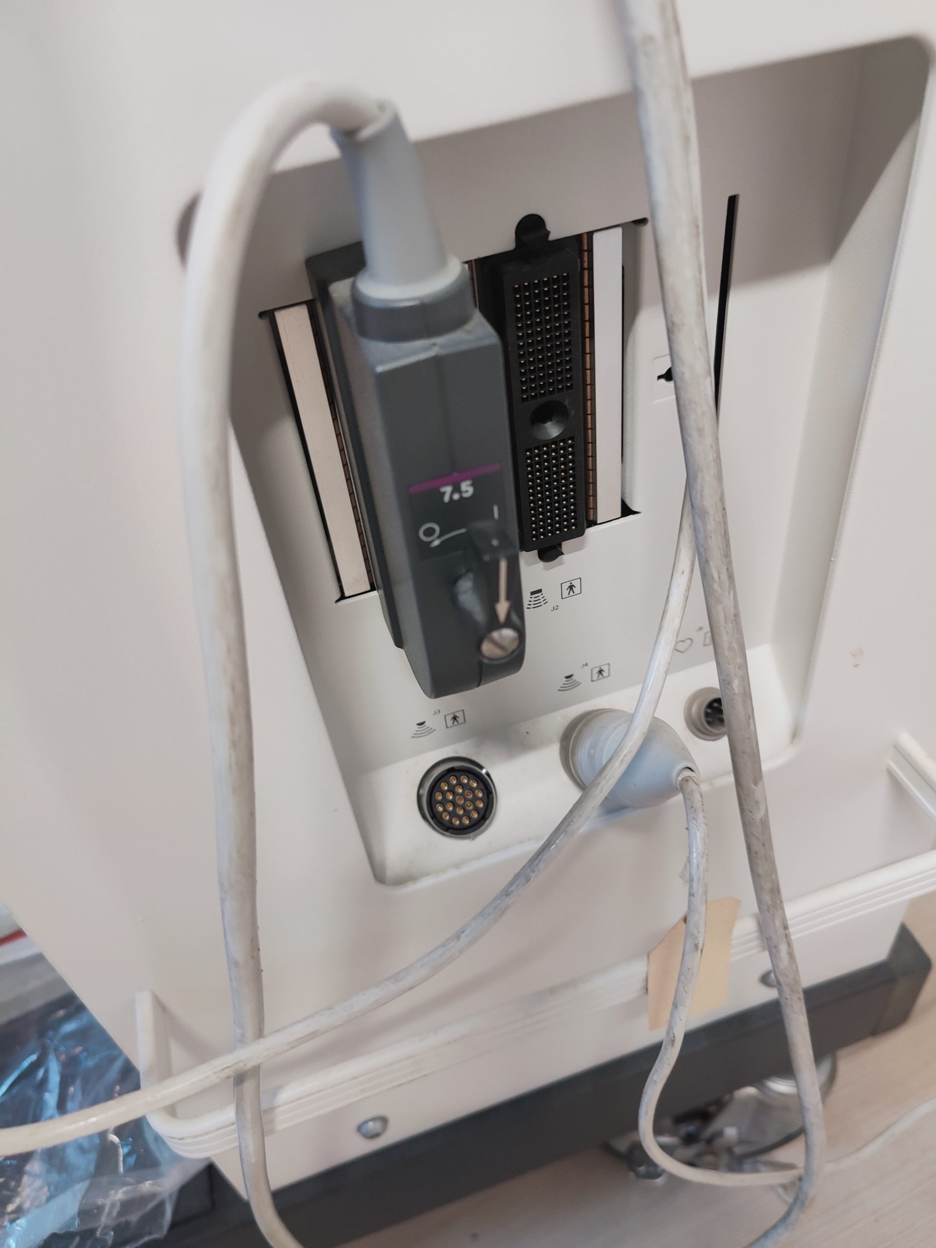 Siemens SI-400 / SI 400 Ultraschallgerät Inkl. 3.5 Sektor und 7.5 Linea Probe thumbnail 2
