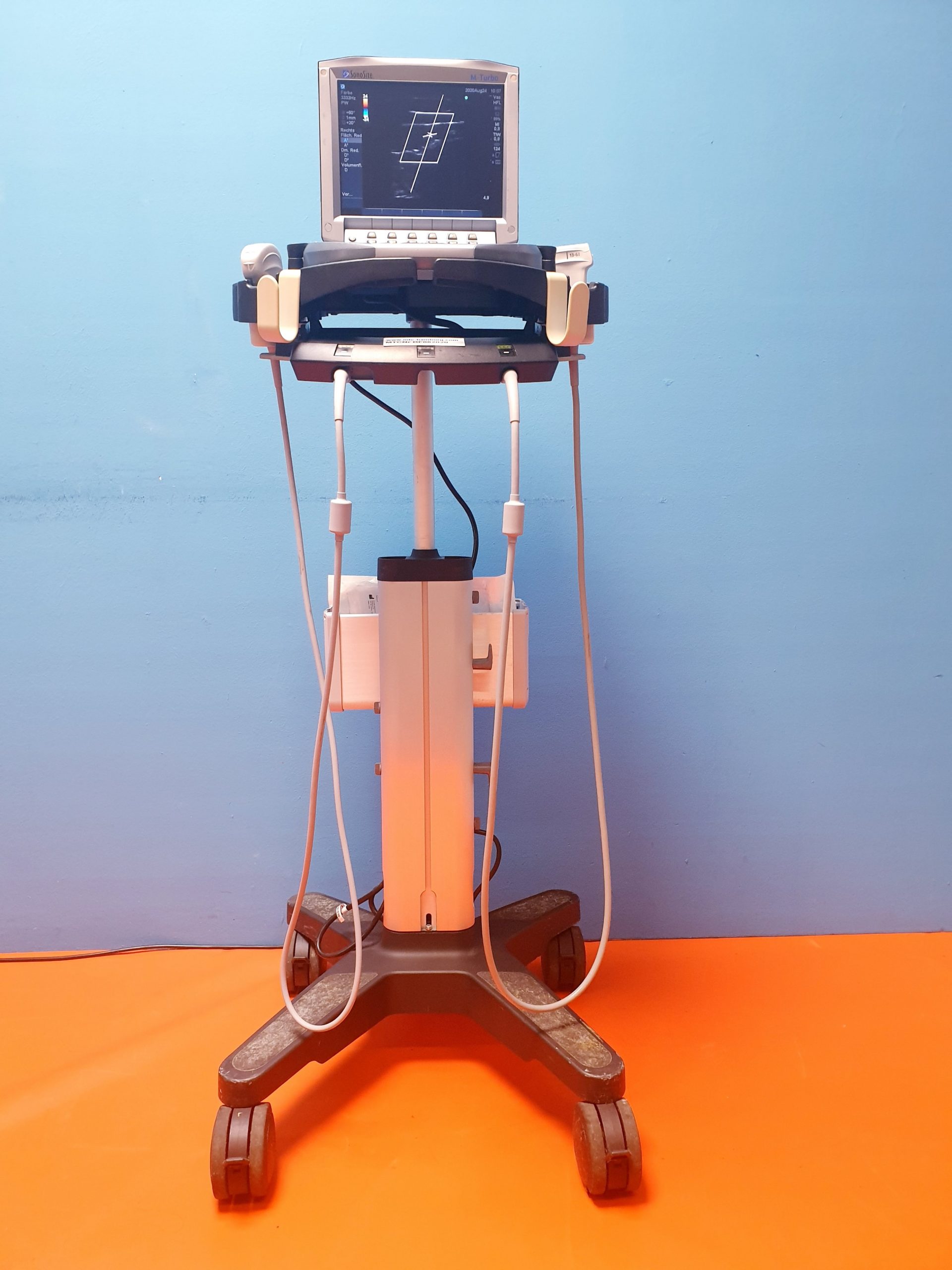 Sonosite M-Turbo Farbdoppler C60x/ 5-2MHz + HFL38X/13-6 & C60x/5-2 — image 1 of 7