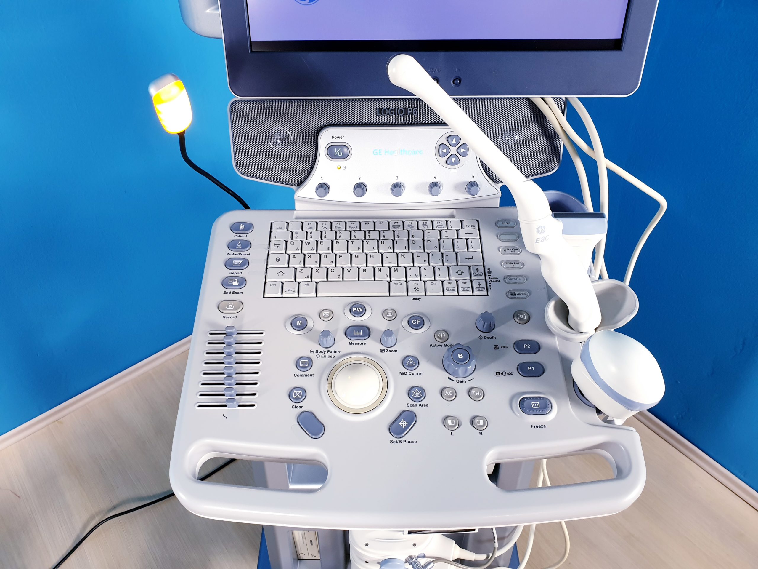 GE Logiq P6 Powered by Voluson Gynäkologie mit 3D/4D Sonde Linear, Endovaginal + Printer thumbnail 2