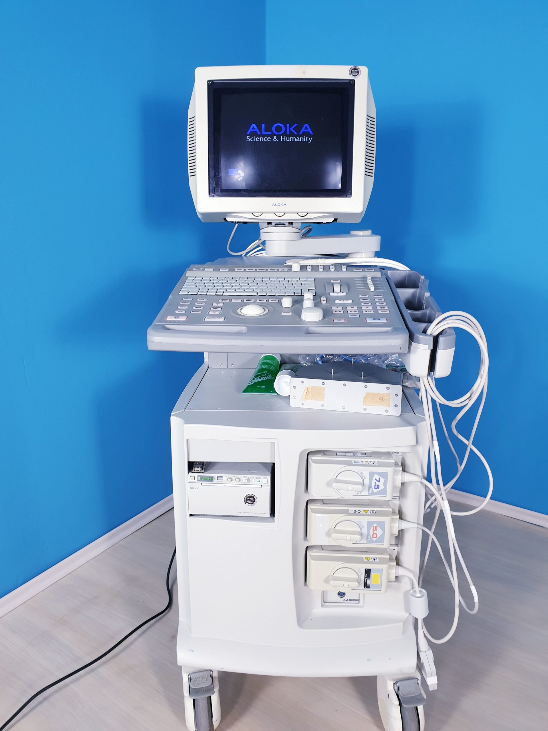 ALOKA SSD-4000 PLUS Ultraschallgerät mit 7.5 und 5 Mhz — image 1 of 7