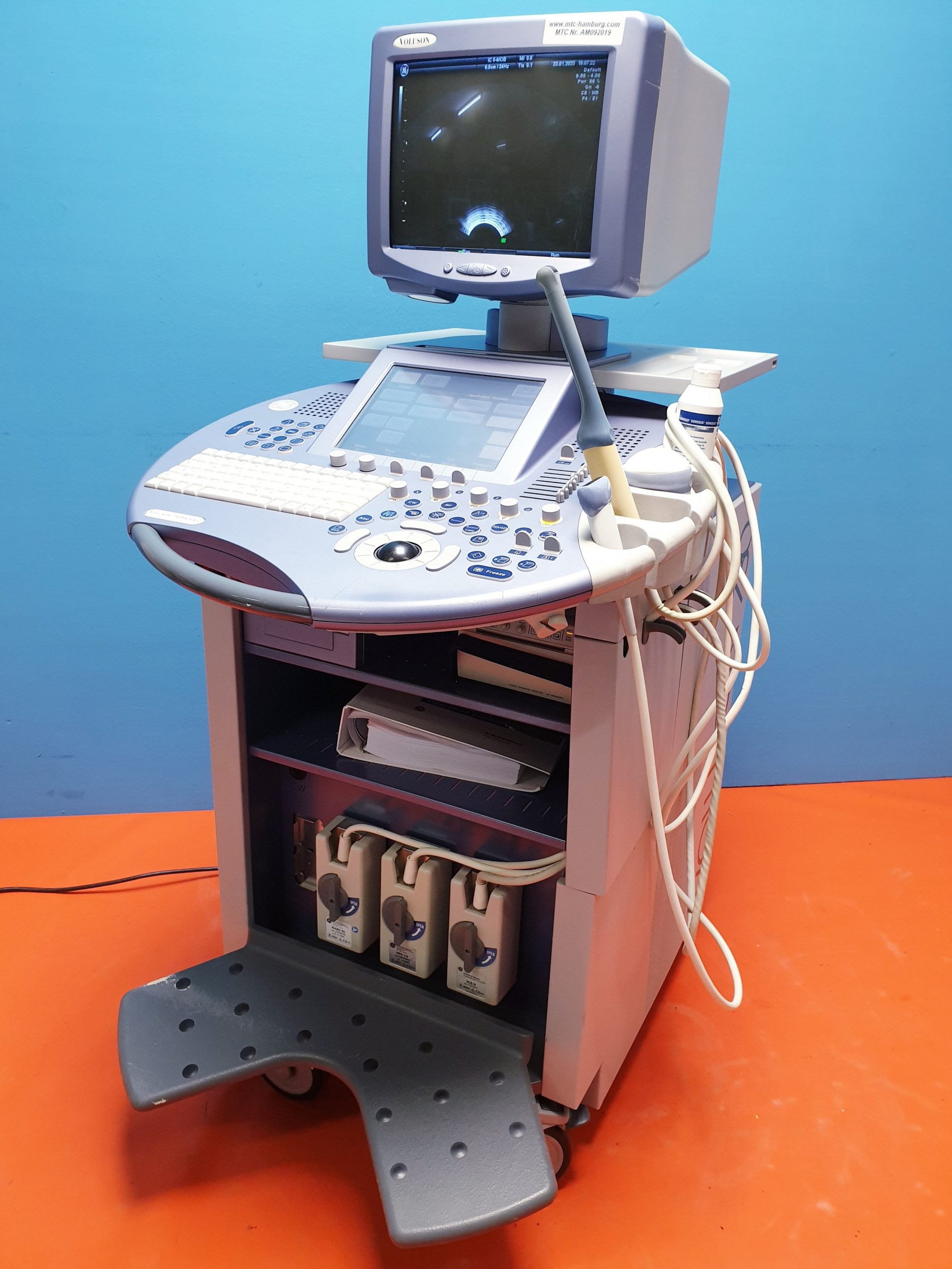 GE Voluson 730 Expert 3D/4D Inkl 03 Sonden und Printer — image 1 of 4
