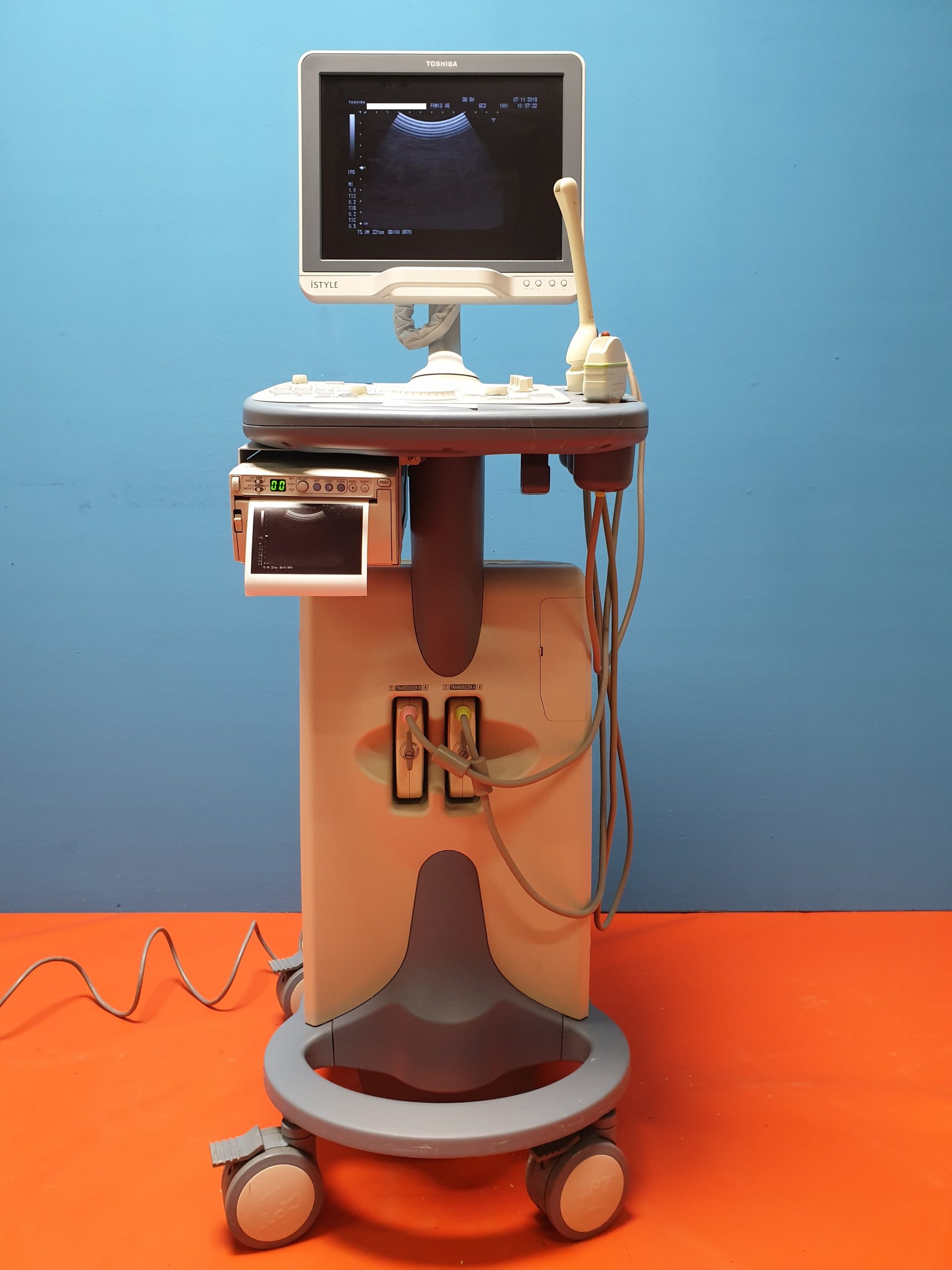 Toshiba FamioXG Ultraschallgerät mit Konvexsonde PVQ- 375A + Endovag.-sonde PVQ-641V & Printer P93 thumbnail 2