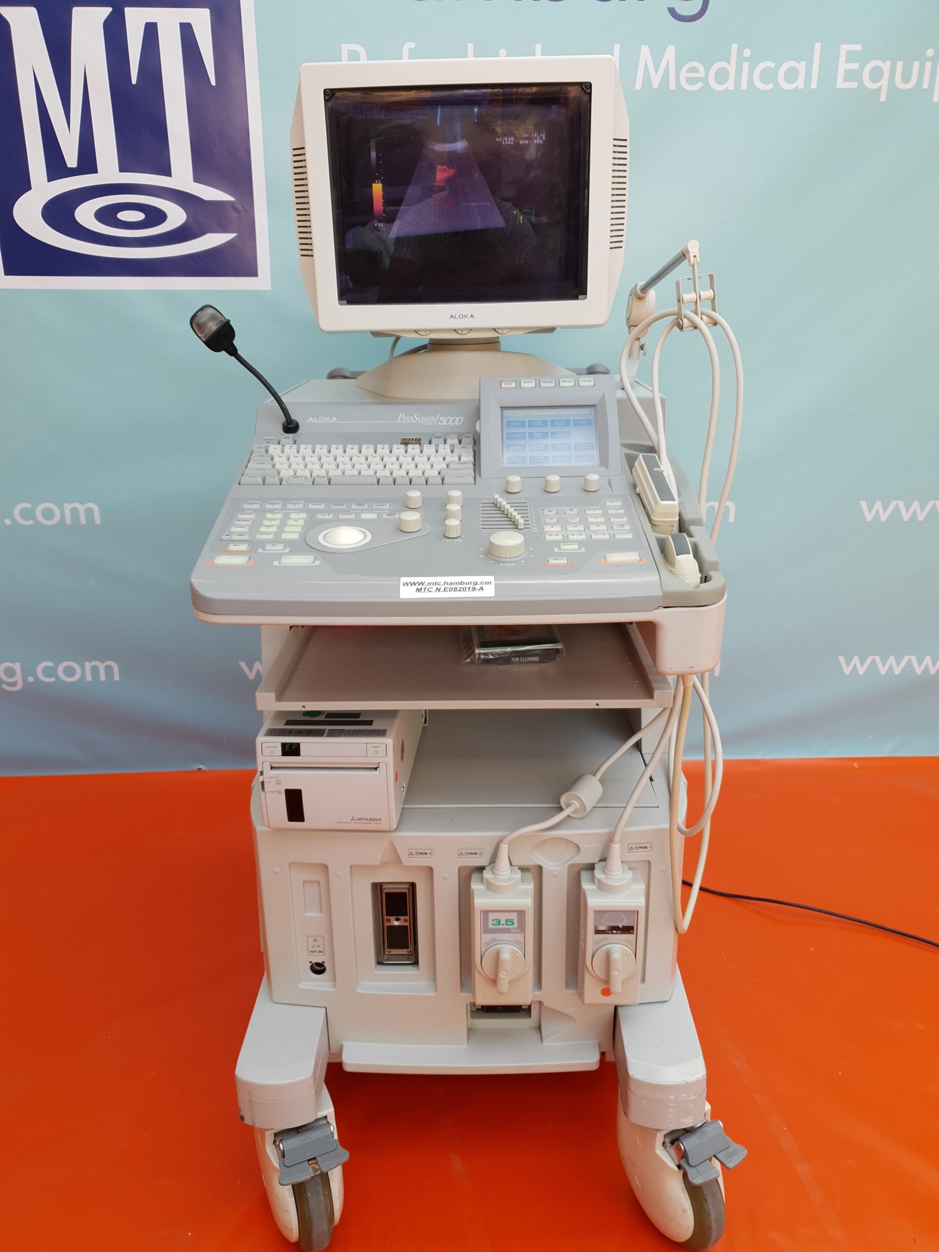 Aloka ProSound SSD-5000 // SSD 5000 Ultraschallgerät mit Konvex und Linear — image 1 of 9