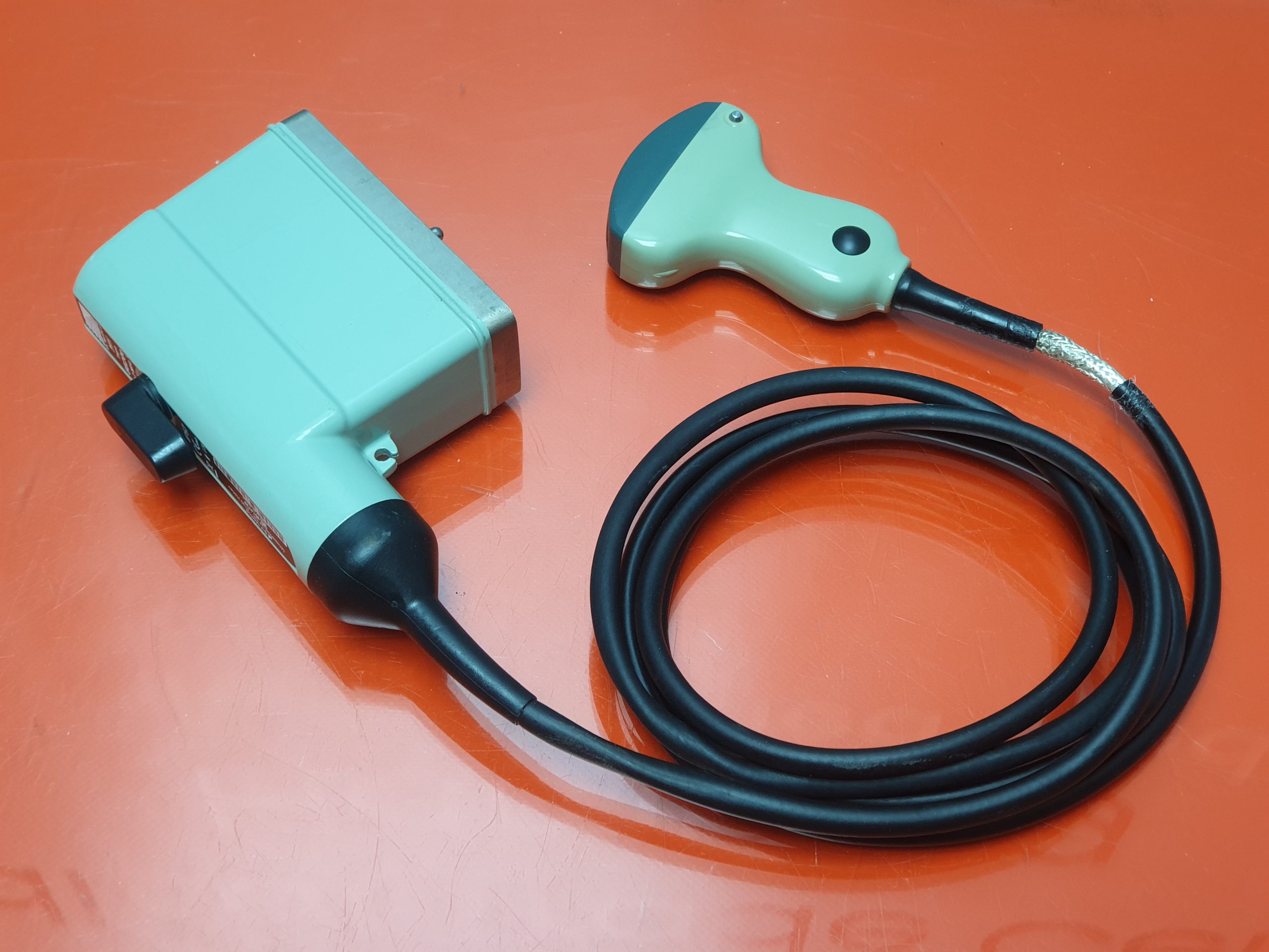 B&K 8820e Ultrasound Transducer — image 1 of 2