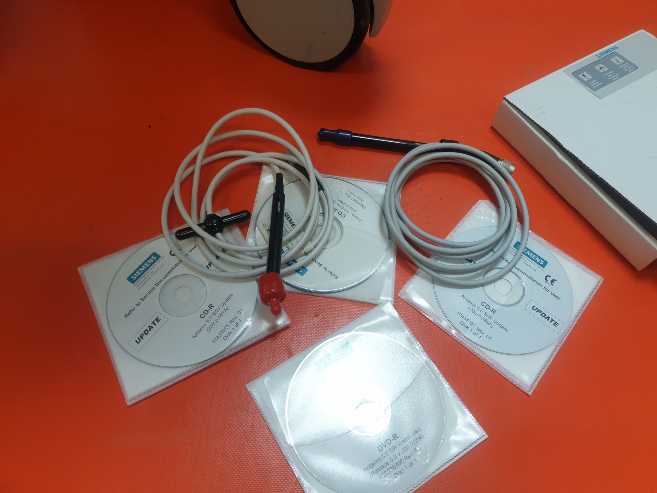 Siemens ACUSONn Antares Ultraschallgerät mit 3 Sonden, 02 Stiftsonden und Printer thumbnail 9